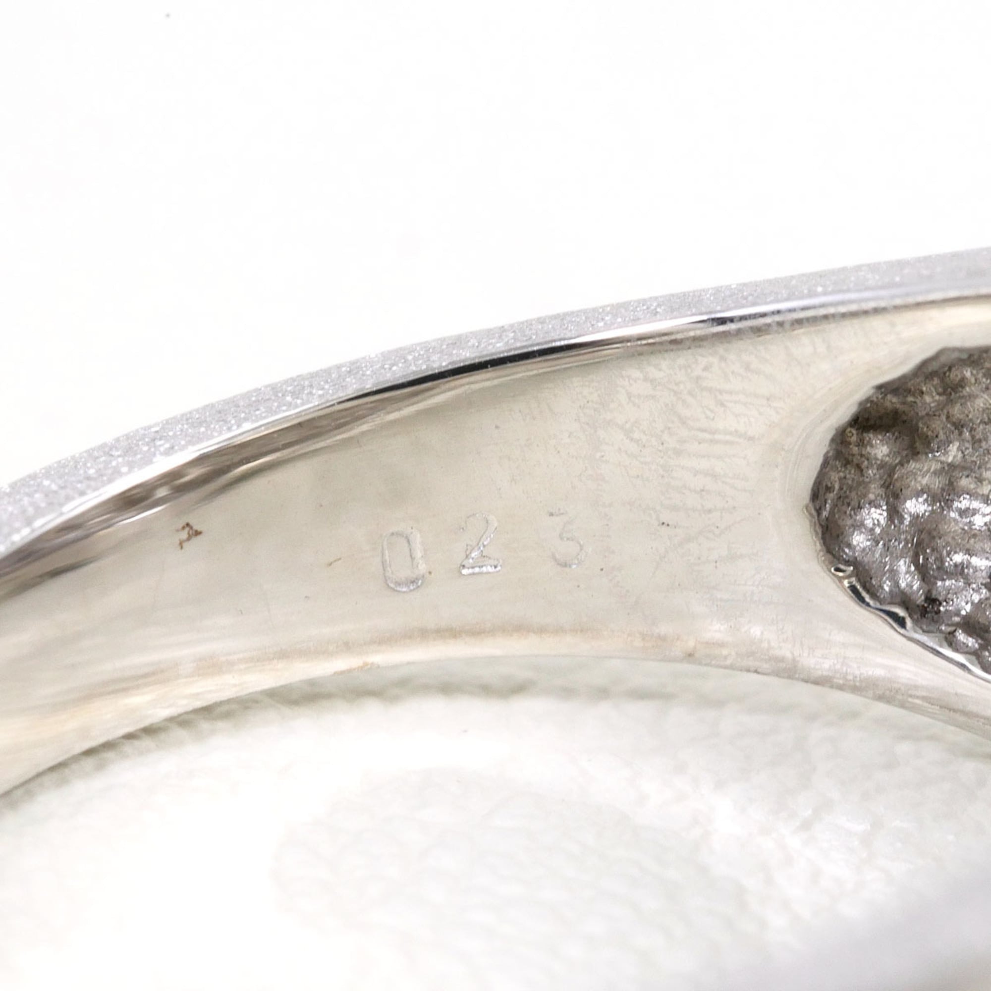 Unbranded White Gold White Gold (18K) Band Ring (Pre-Owned)