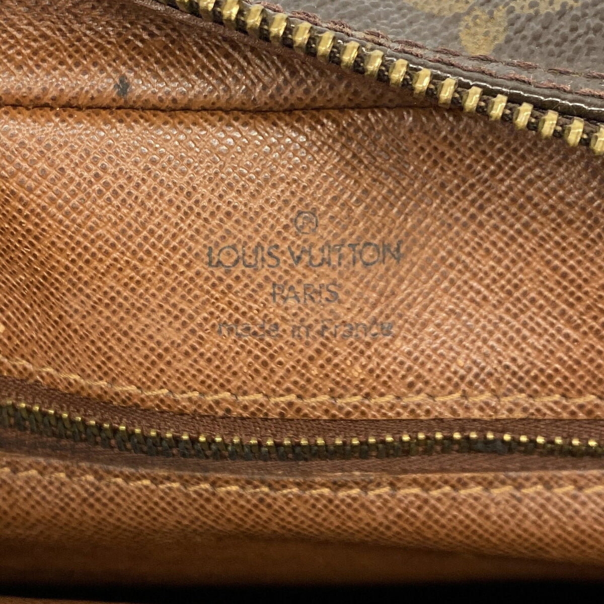 Louis Vuitton Brown Shoulder Bag (Pre-Owned)