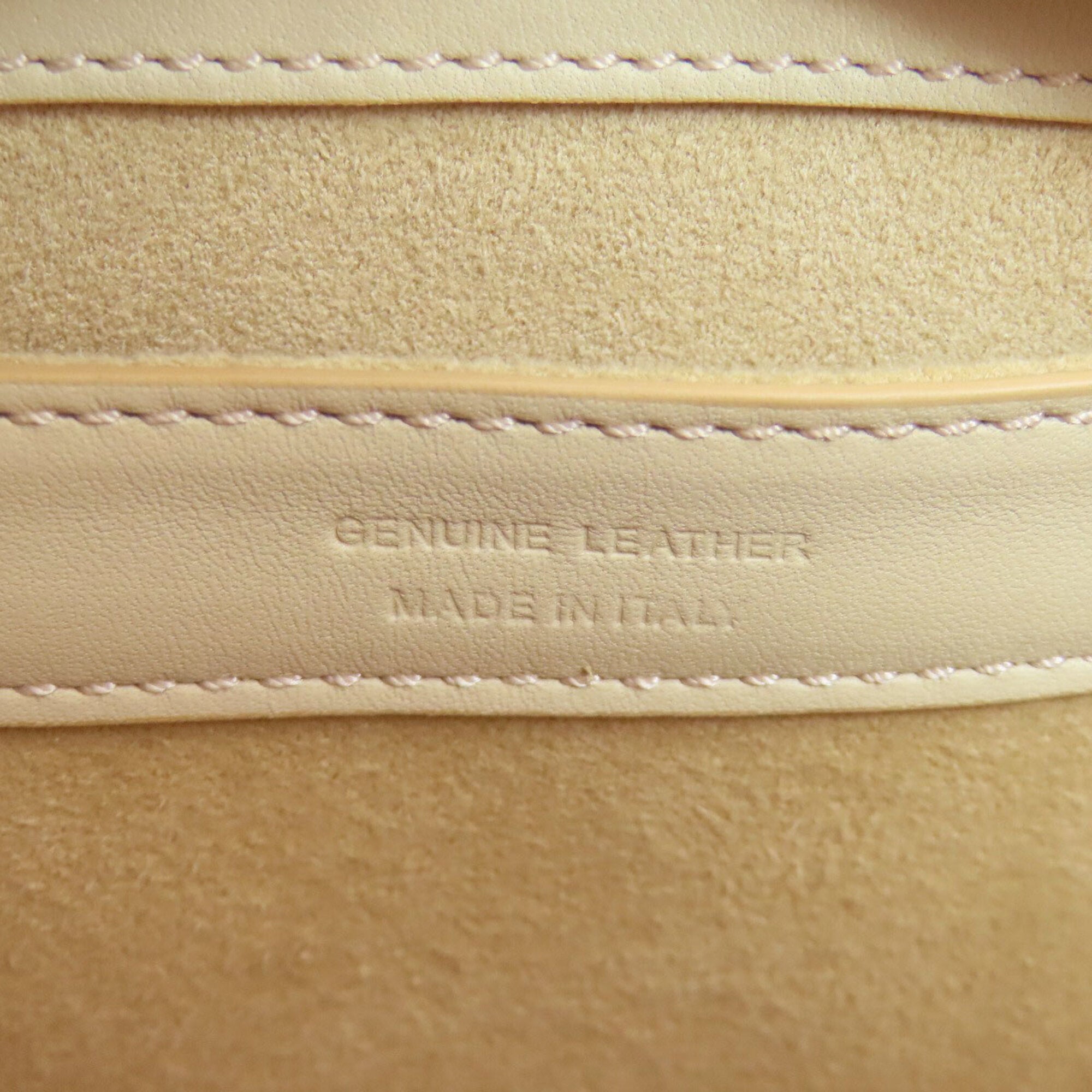 Tod's Ivory Leather Handbag (Pre-Owned)