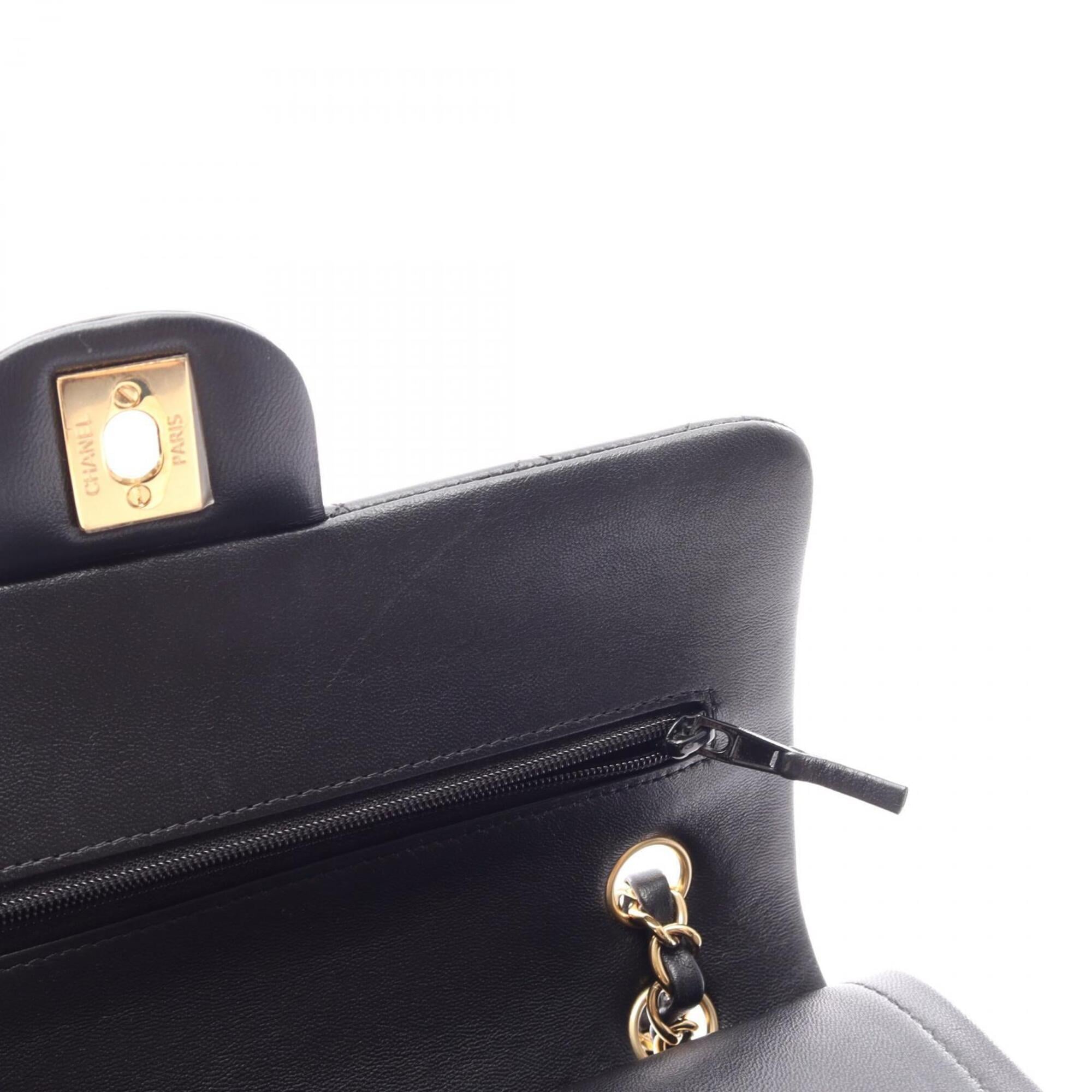 Chanel Black Leather Handbag Shoulder Bag (Pre-Owned)