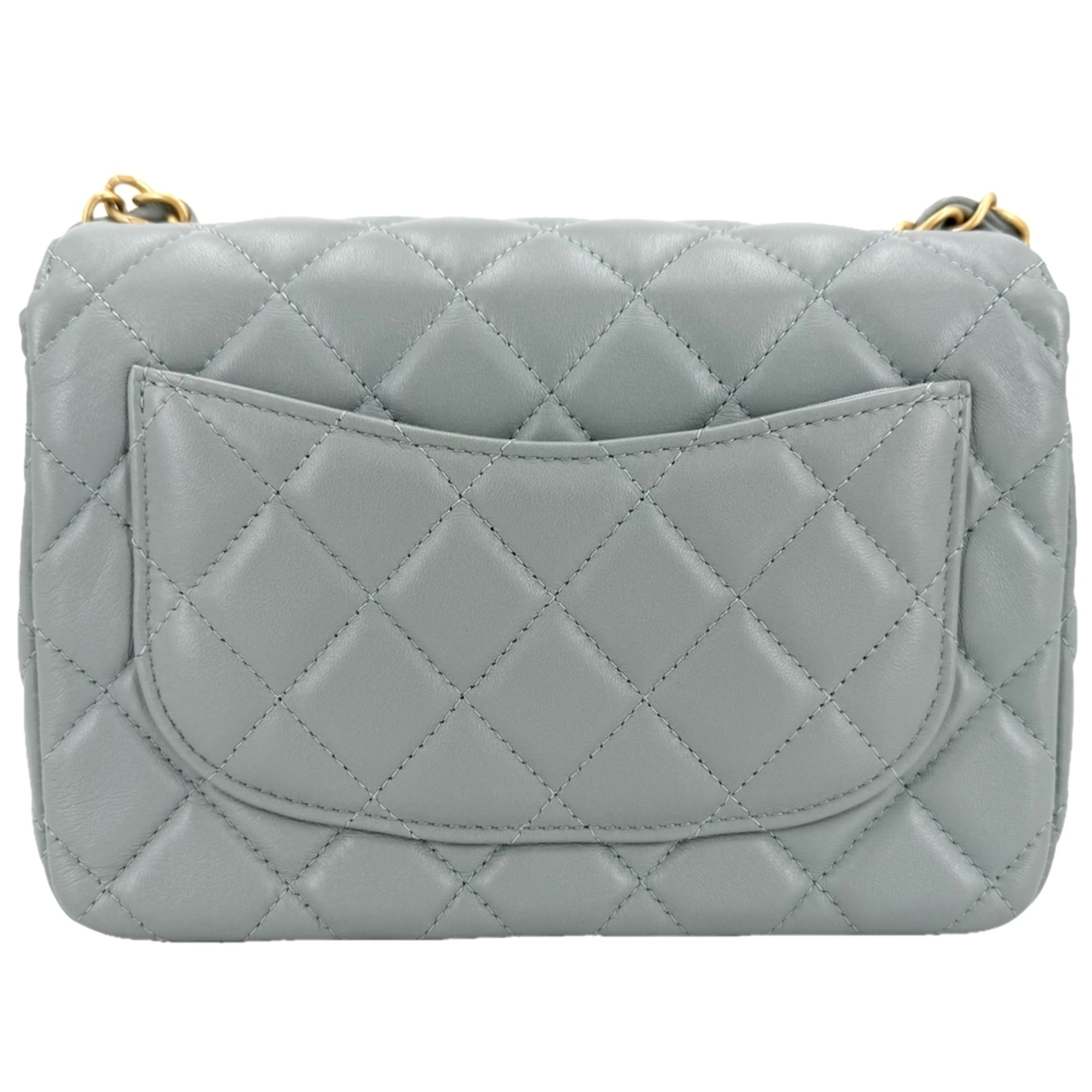 Chanel Green White Leather Shoulder Bag (Pre-Owned)