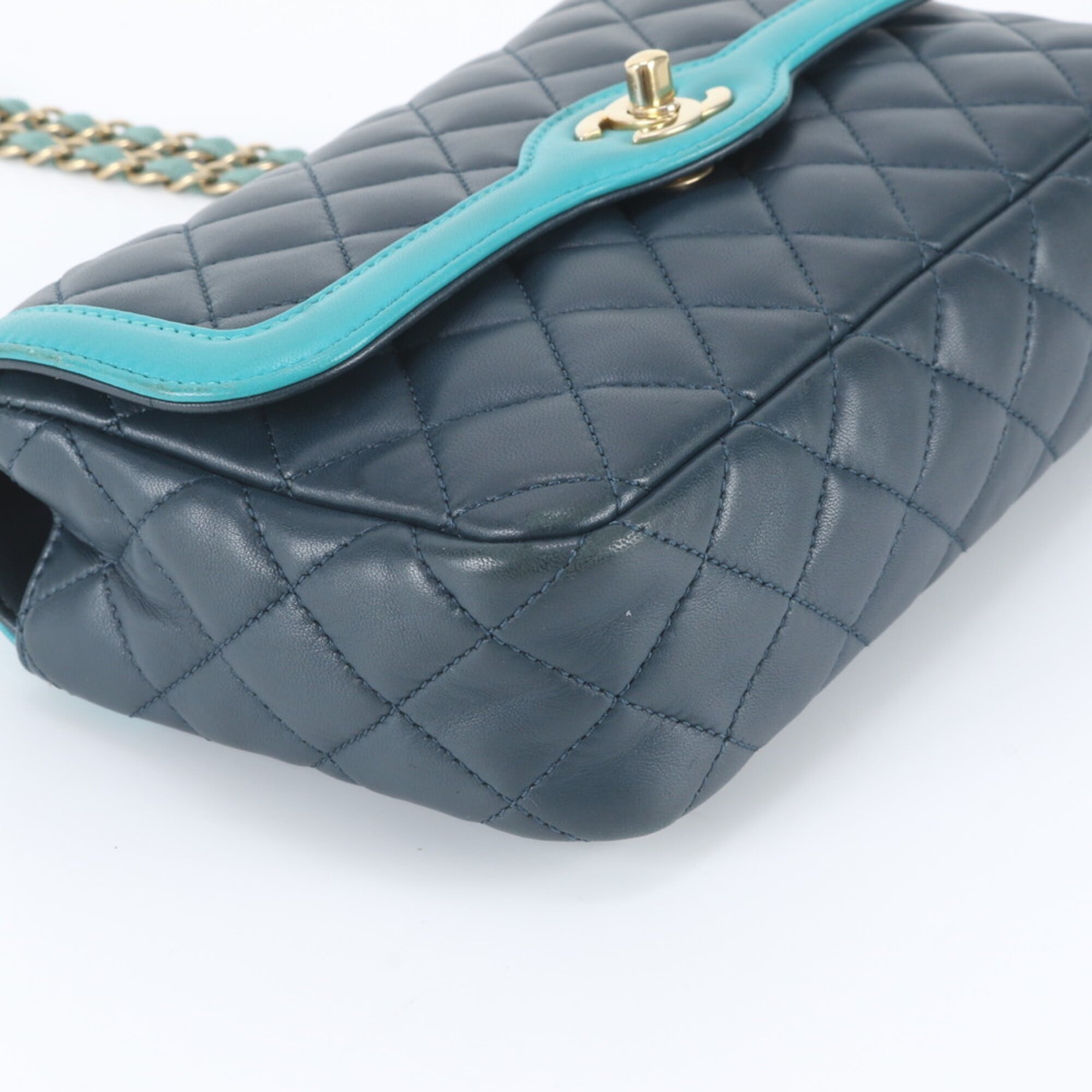 Chanel Dark Green Leather Shoulder Bag (Pre-Owned)