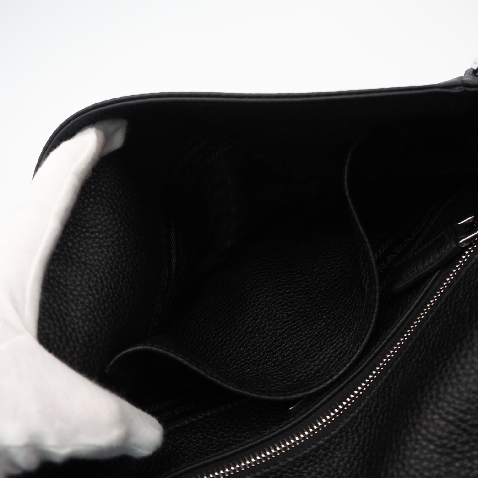 Prada Black Leather Shoulder Bag (Pre-Owned)