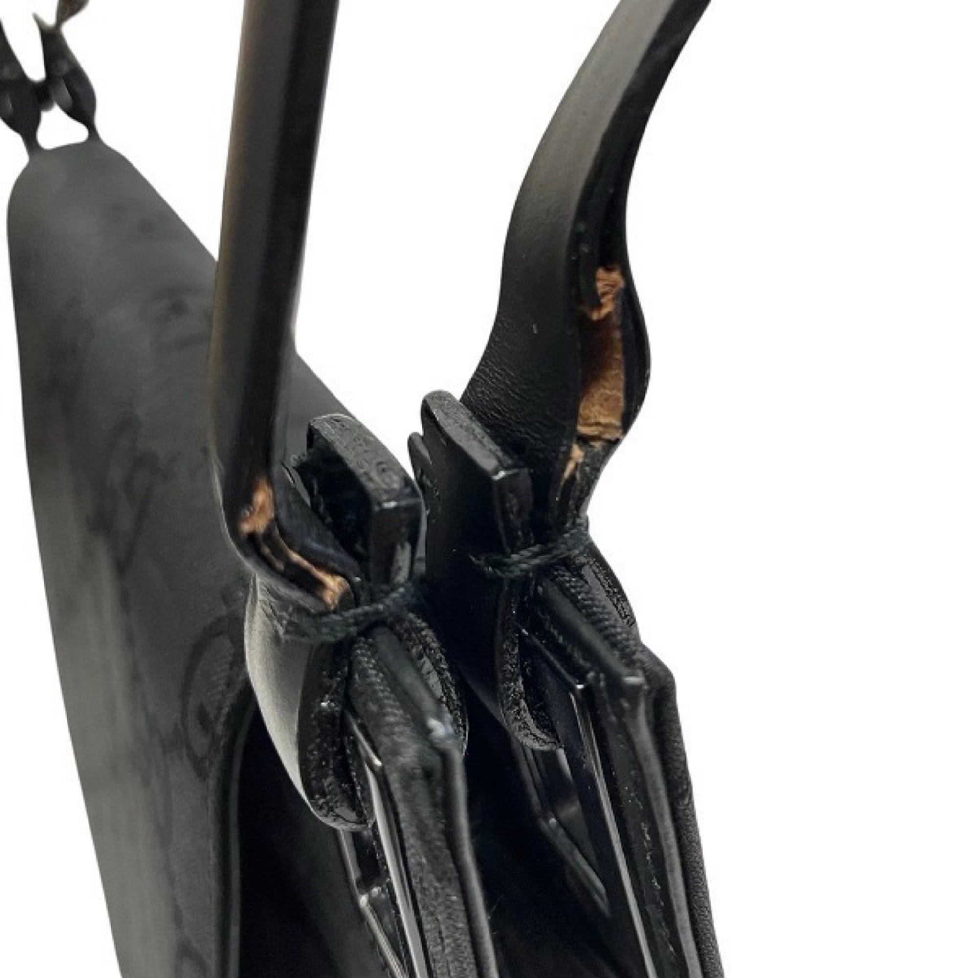 Gucci Black Gg Canvas Shoulder Bag (Pre-Owned)