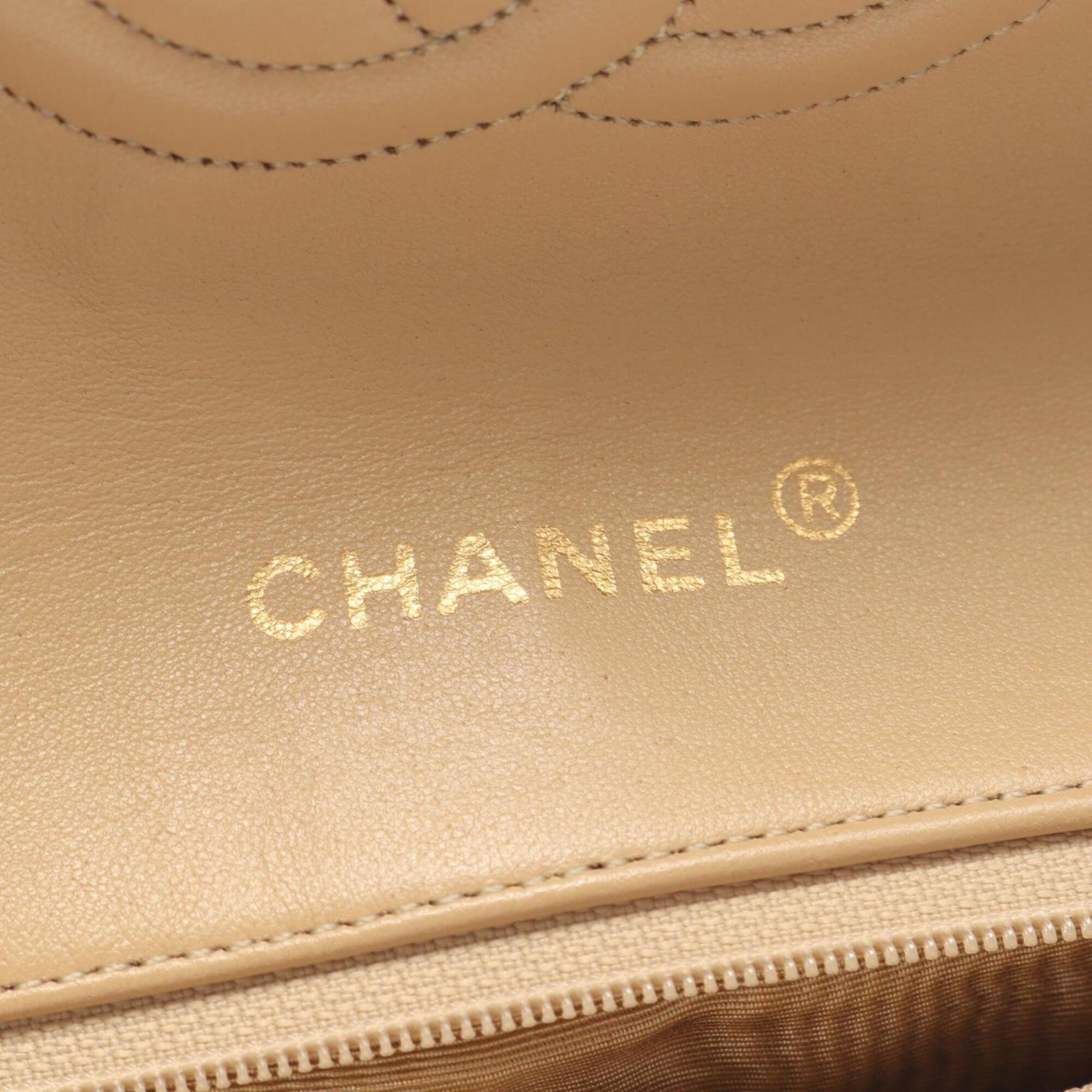 Chanel Matelasse Beige Leather Shoulder Bag (Pre-Owned)