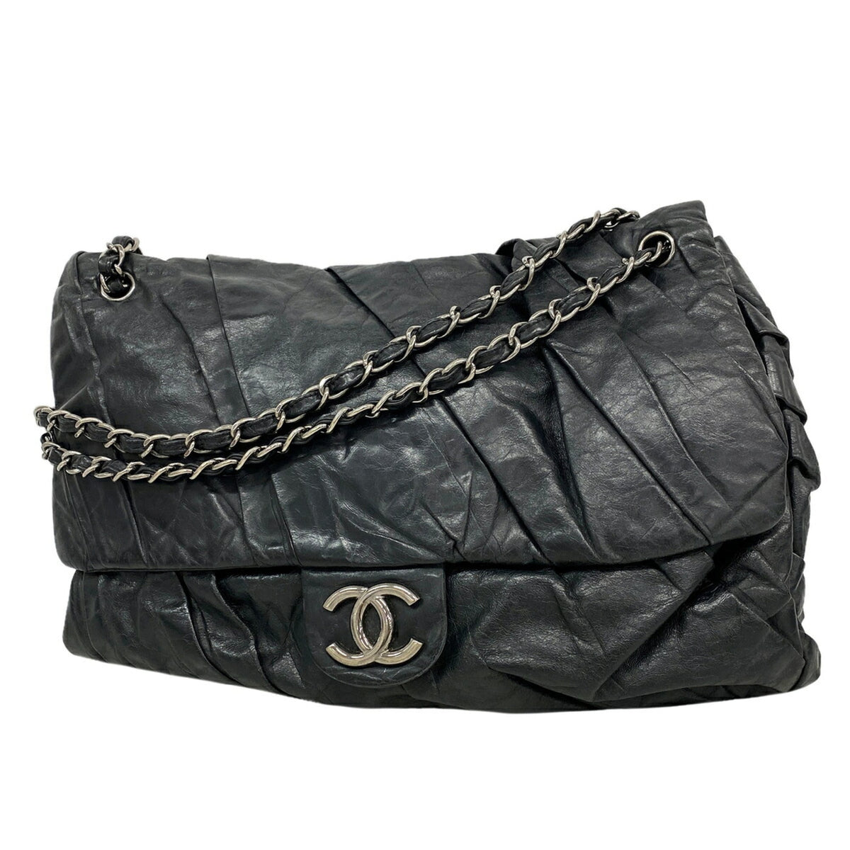 Chanel Black Leather Shoulder Bag (Pre-Owned)
