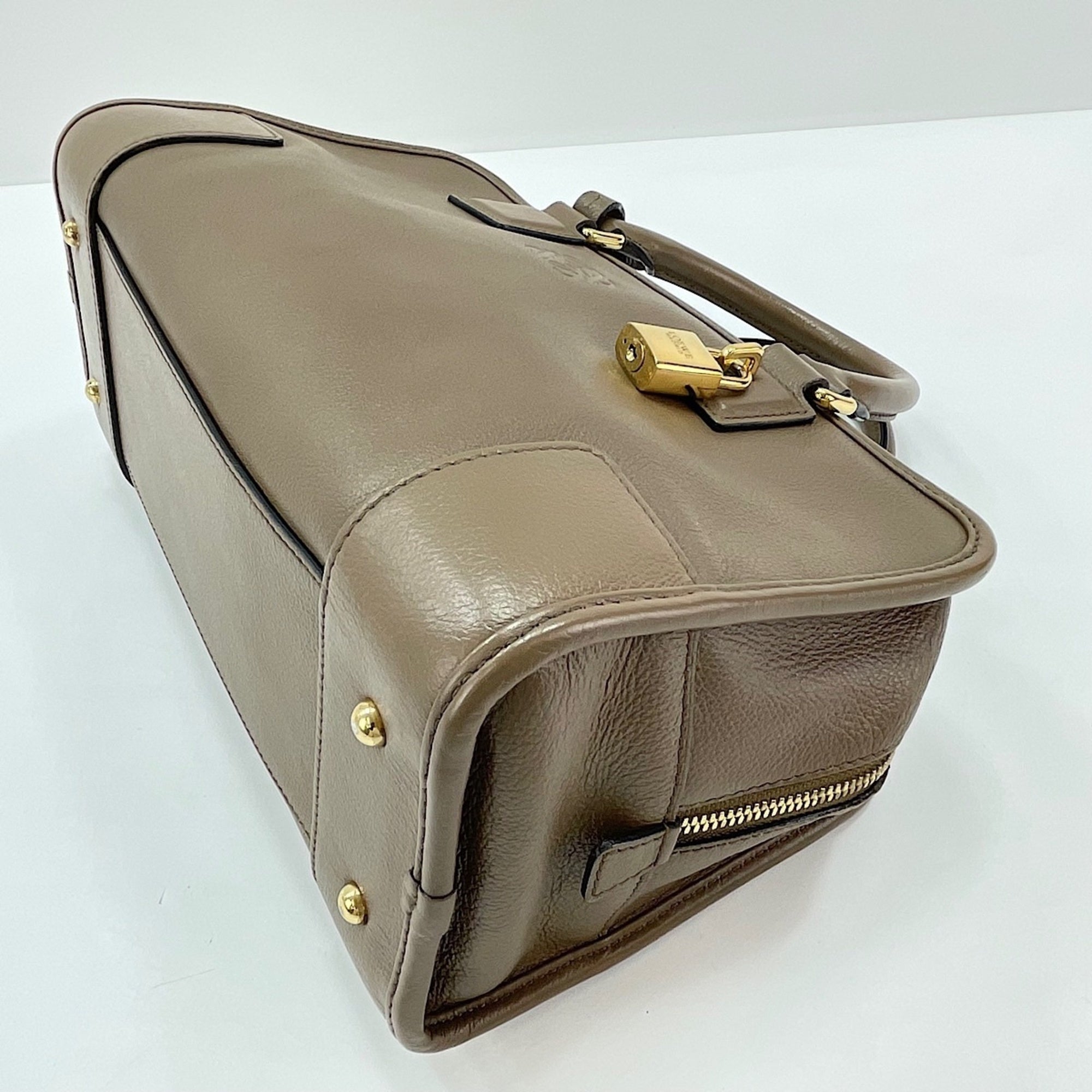 Loewe Brown Handbag (Pre-Owned)