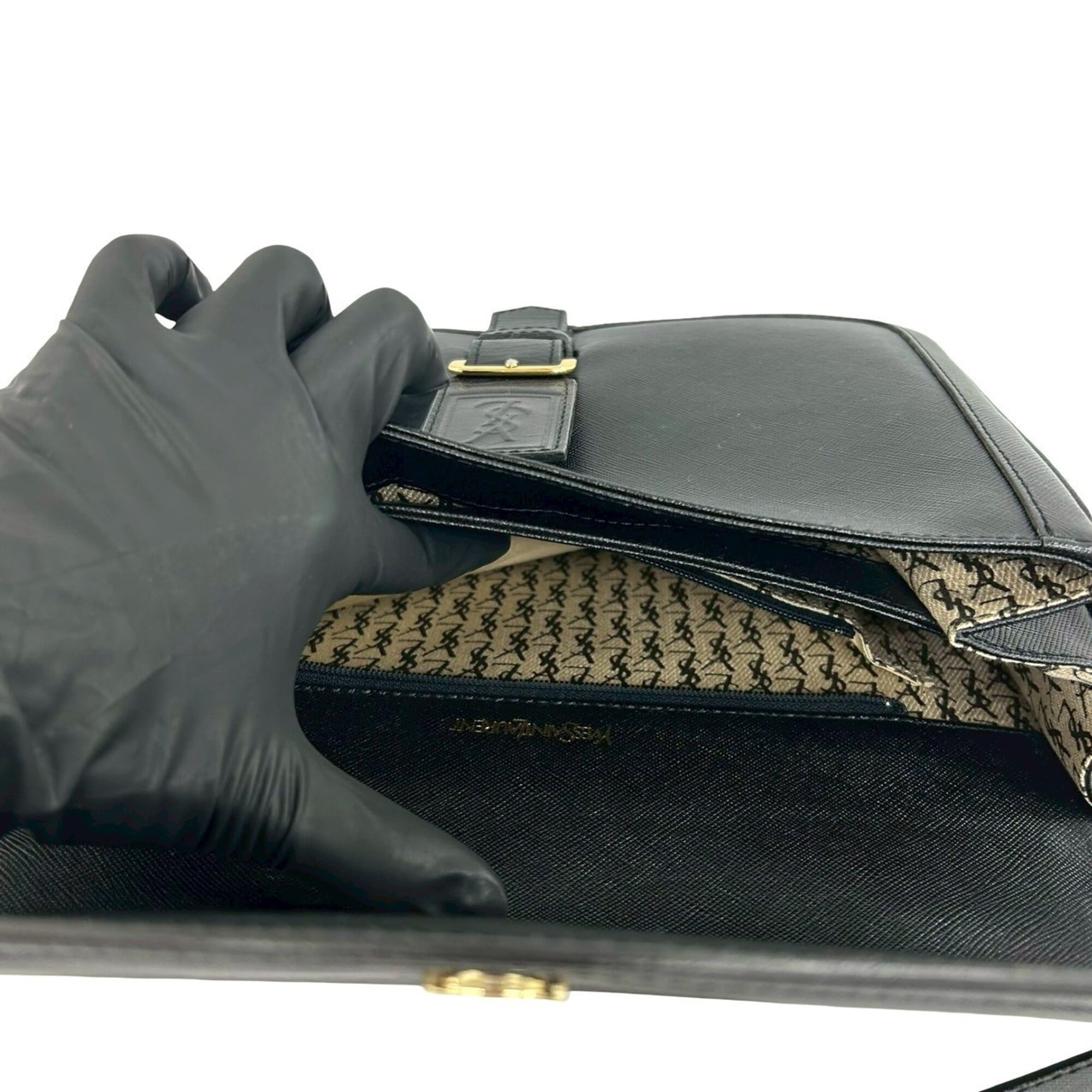 Yves Saint Laurent Black Leather Shoulder Bag (Pre-Owned)