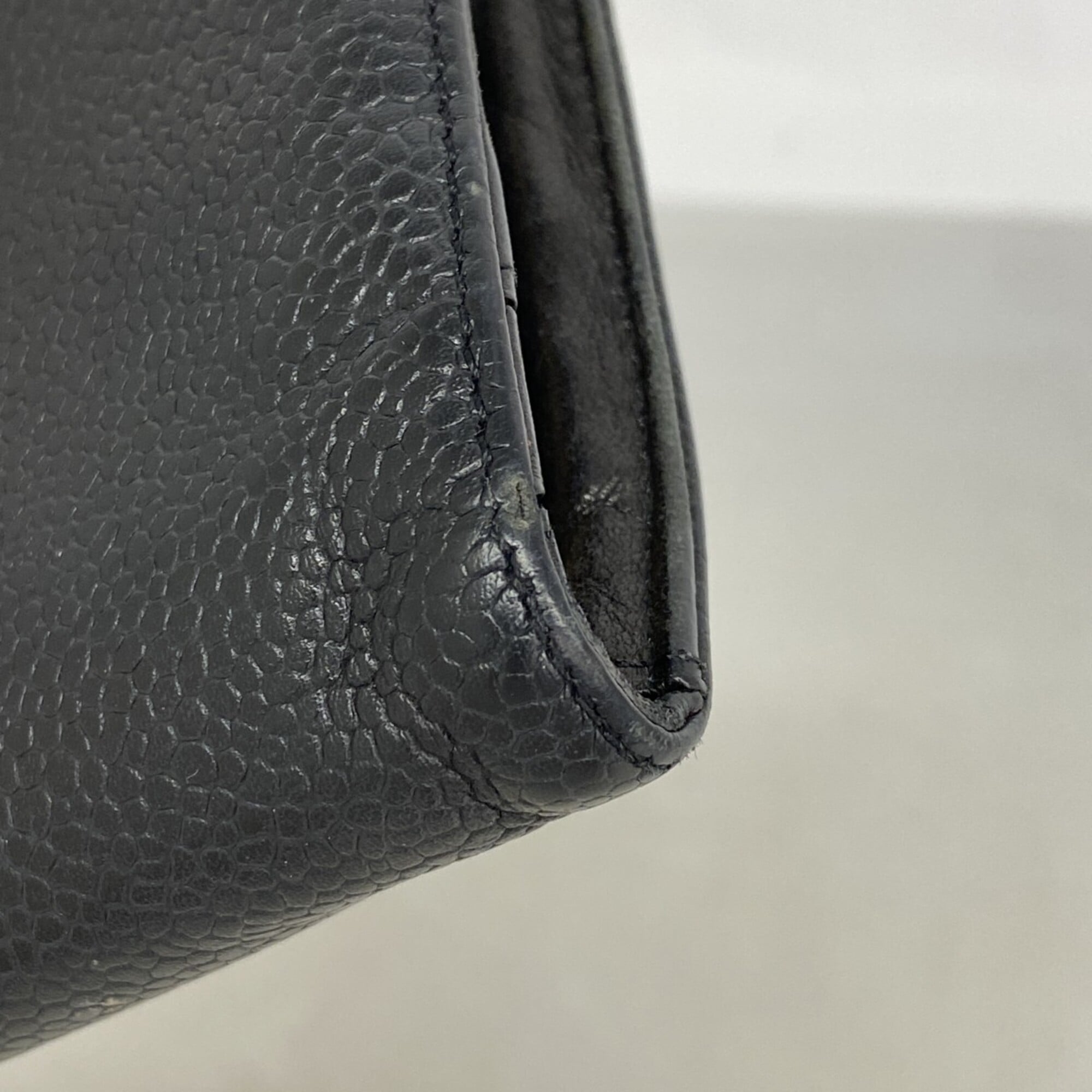 Chanel Black Grained Calfskin Wallet (Bi-Fold) (Pre-Owned)