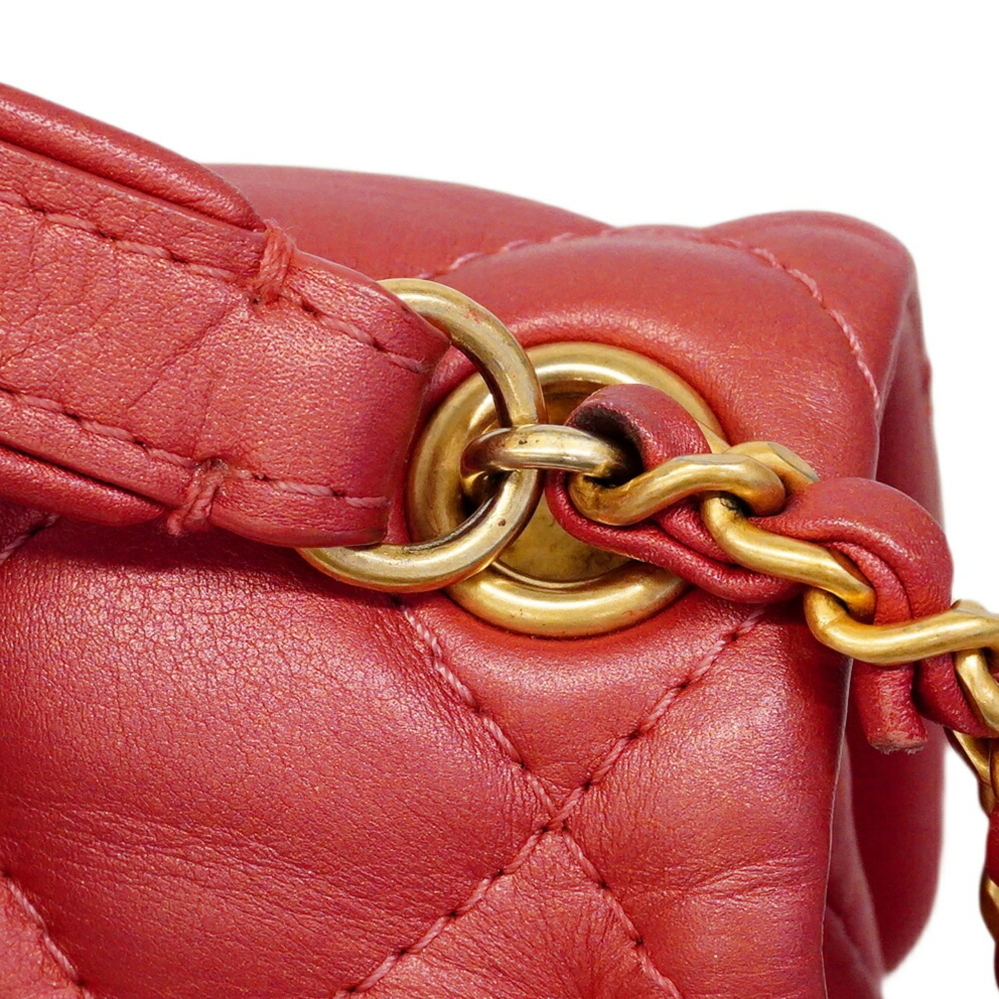 Chanel Red Color Leather Handbag (Pre-Owned)