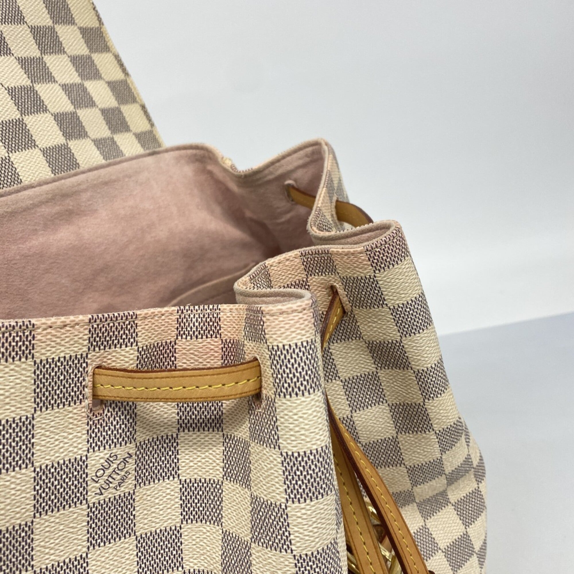 Louis Vuitton White Backpack (Pre-Owned)