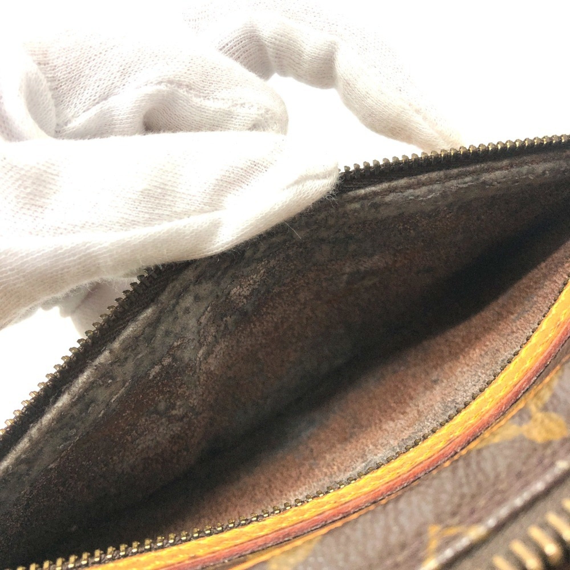 Louis Vuitton Brown Monogram Canvas Pochette Shoulder Bag (Pre-Owned)