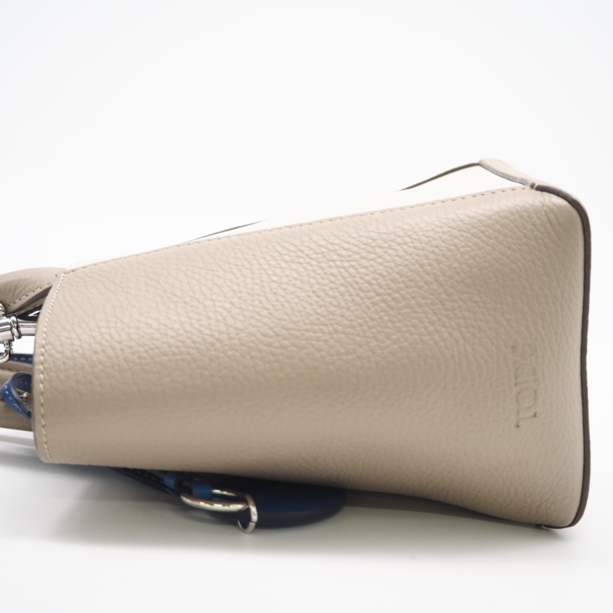 Tod's Beige Blue Leather Handbag (Pre-Owned)