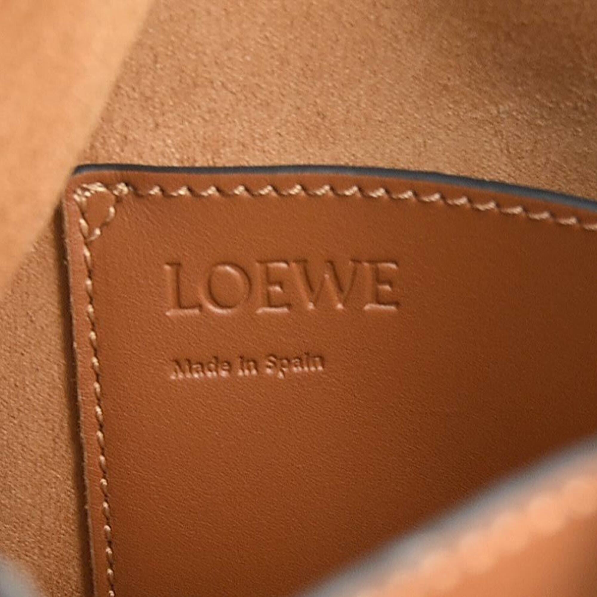 Loewe Brown Leather Shoulder Bag (Pre-Owned)