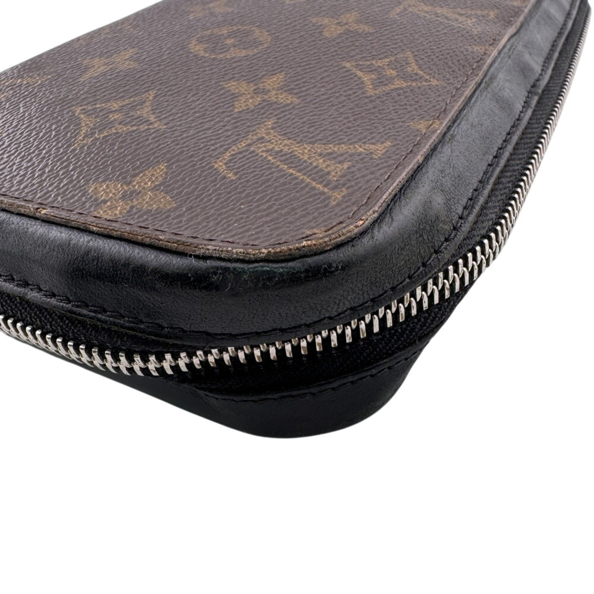 Louis Vuitton Brown Leather Clutch Bag (Pre-Owned)