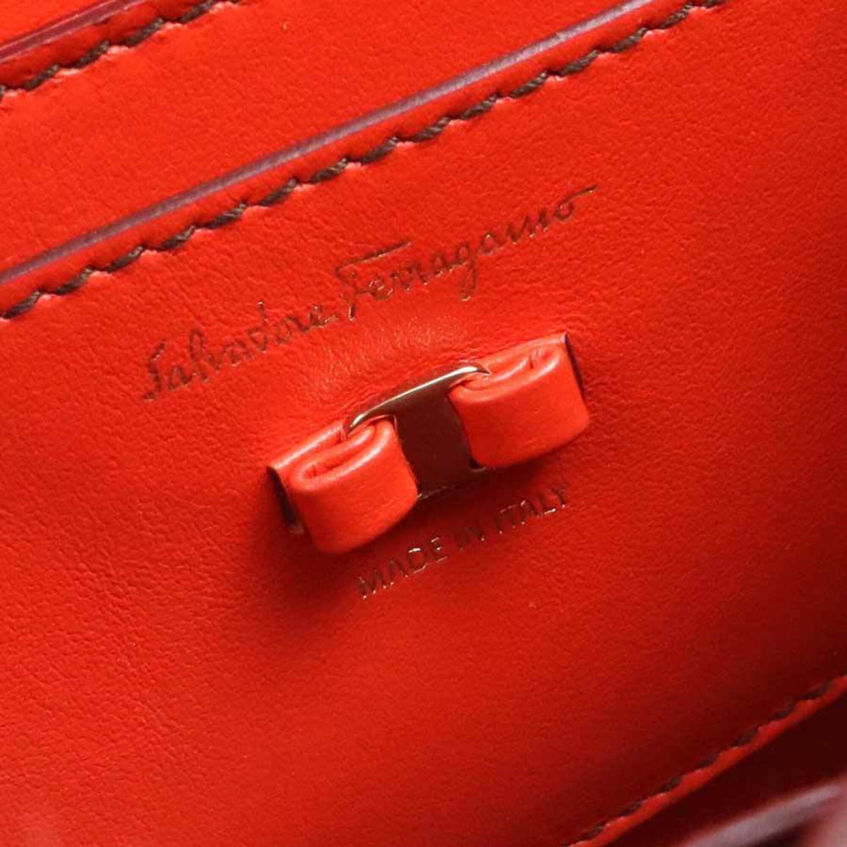 Salvatore Ferragamo Pink Red Color Leather Shoulder Bag (Pre-Owned)