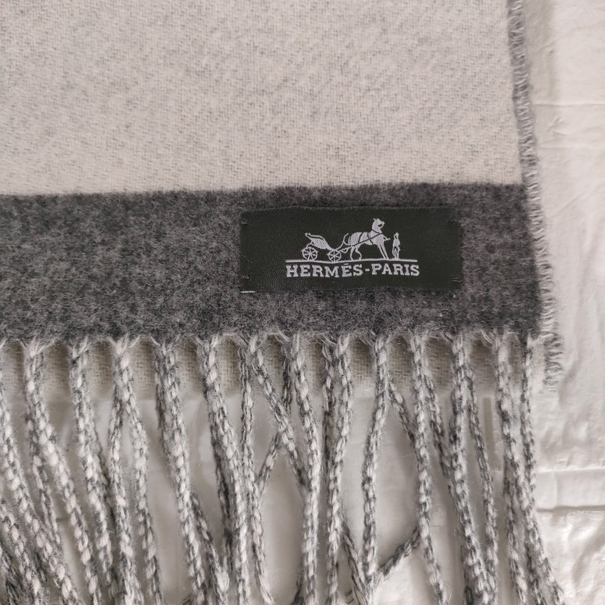 Hermes Kara Gray Off-White Cashmere (Pre-Owned)
