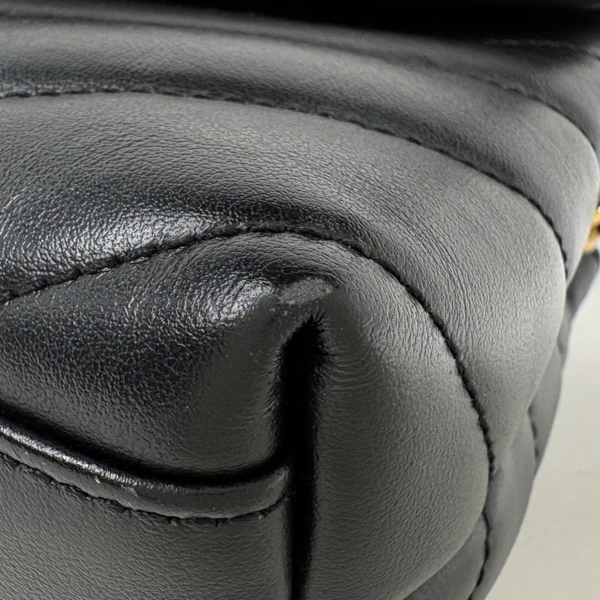 Yves Saint Laurent Black Leather Shoulder Bag (Pre-Owned)