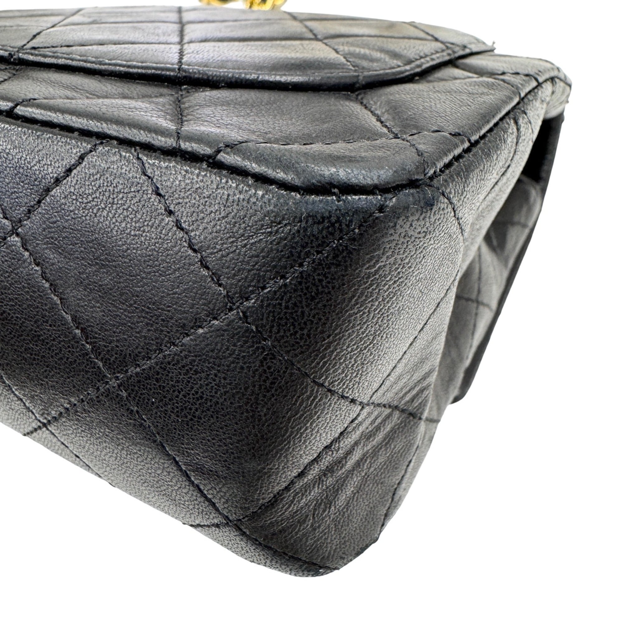 Chanel Black Gold Leather Shoulder Bag (Pre-Owned)