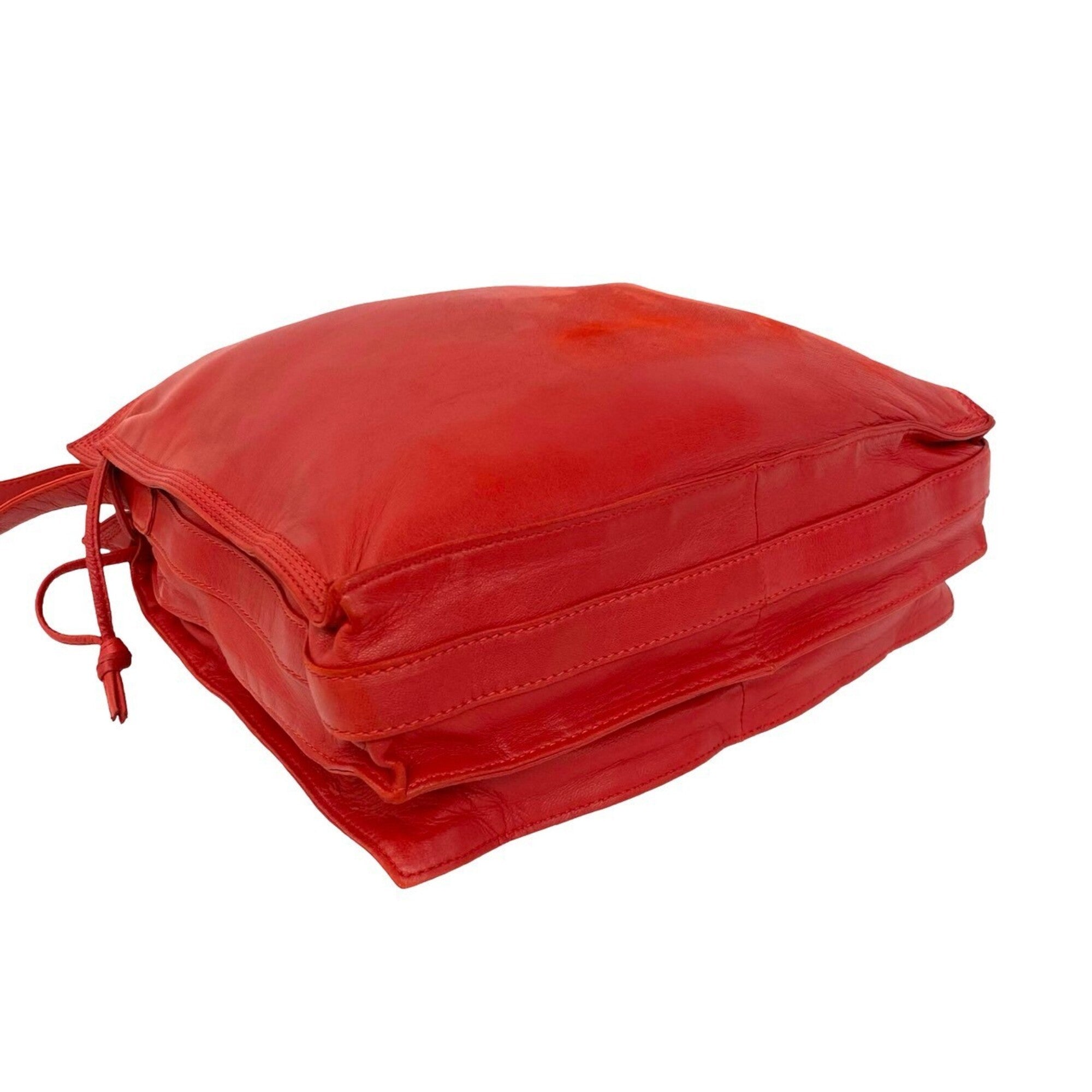 Loewe Red Color Leather Shoulder Bag (Pre-Owned)