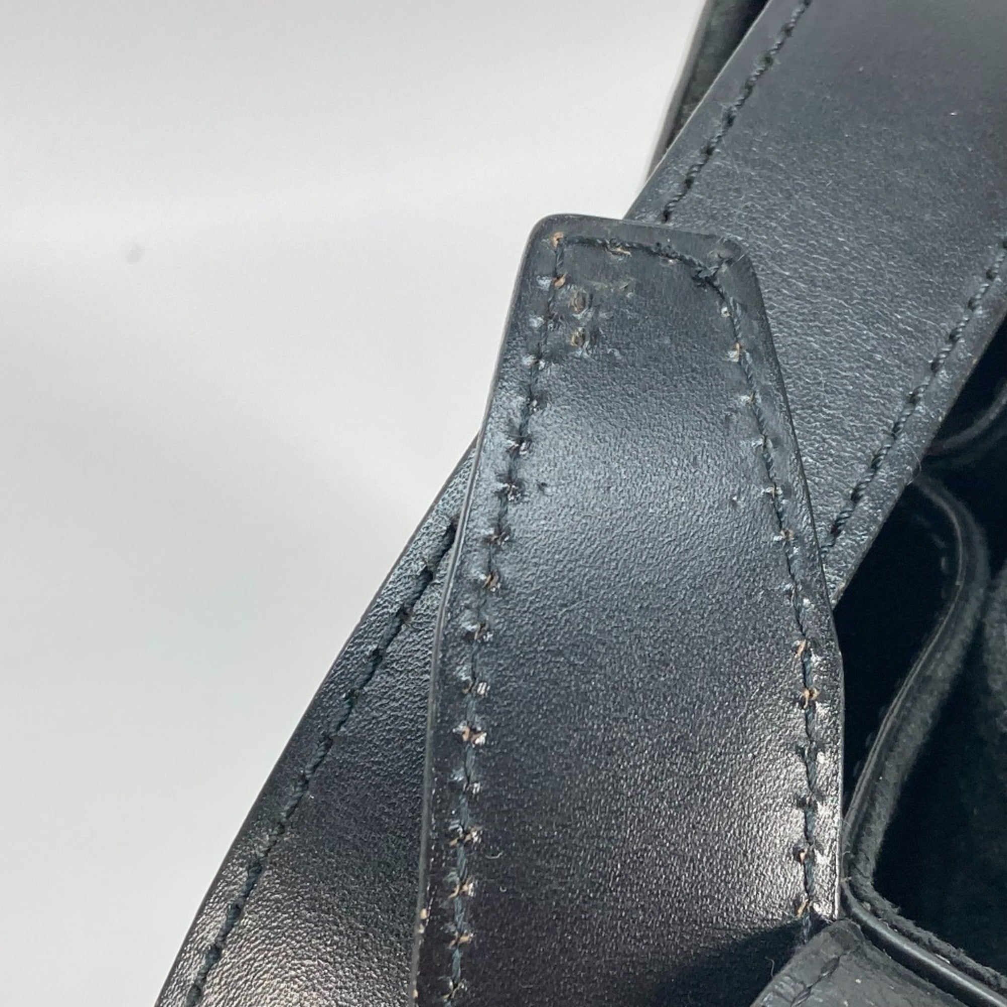 Louis Vuitton Black Noir Epi Leather Pouch Shoulder Bag (Pre-Owned)