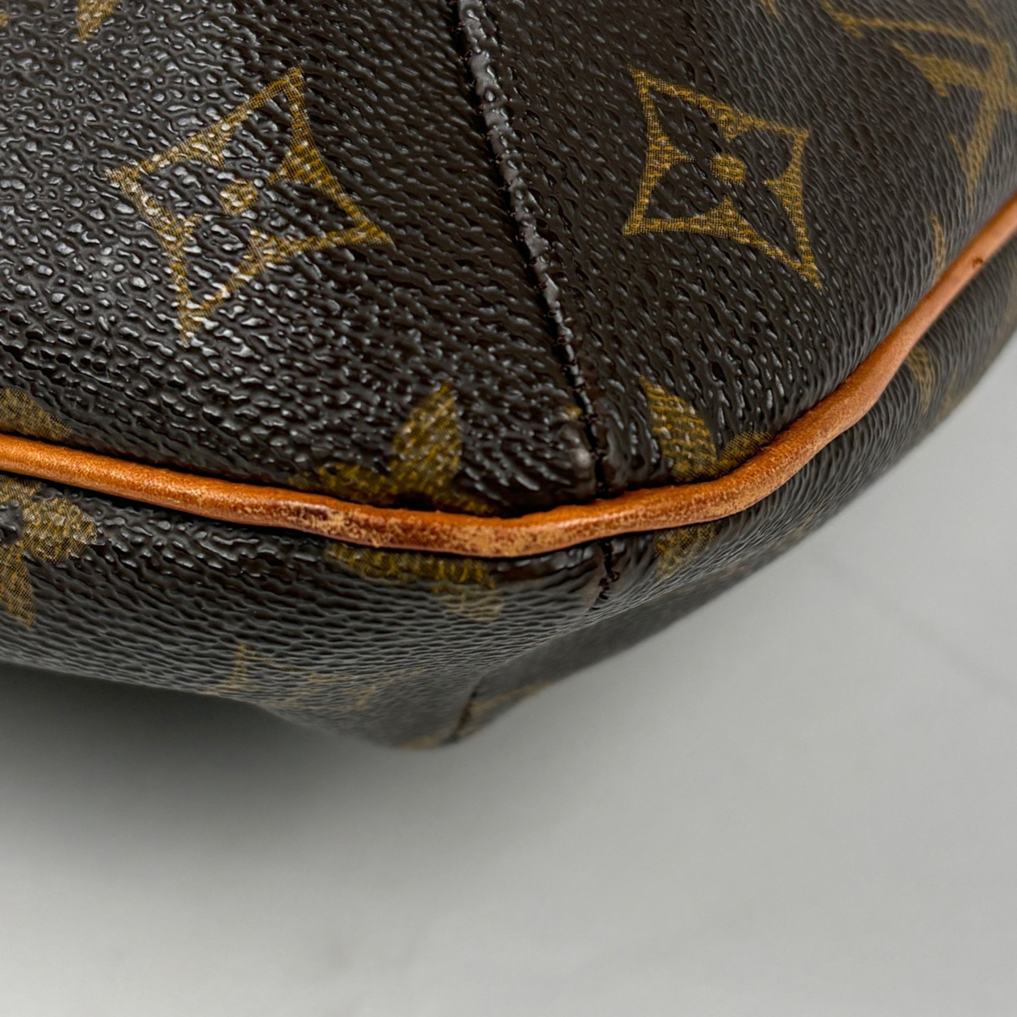 Louis Vuitton Monogram Brown Monogram Shoulder Bag (Pre-Owned)