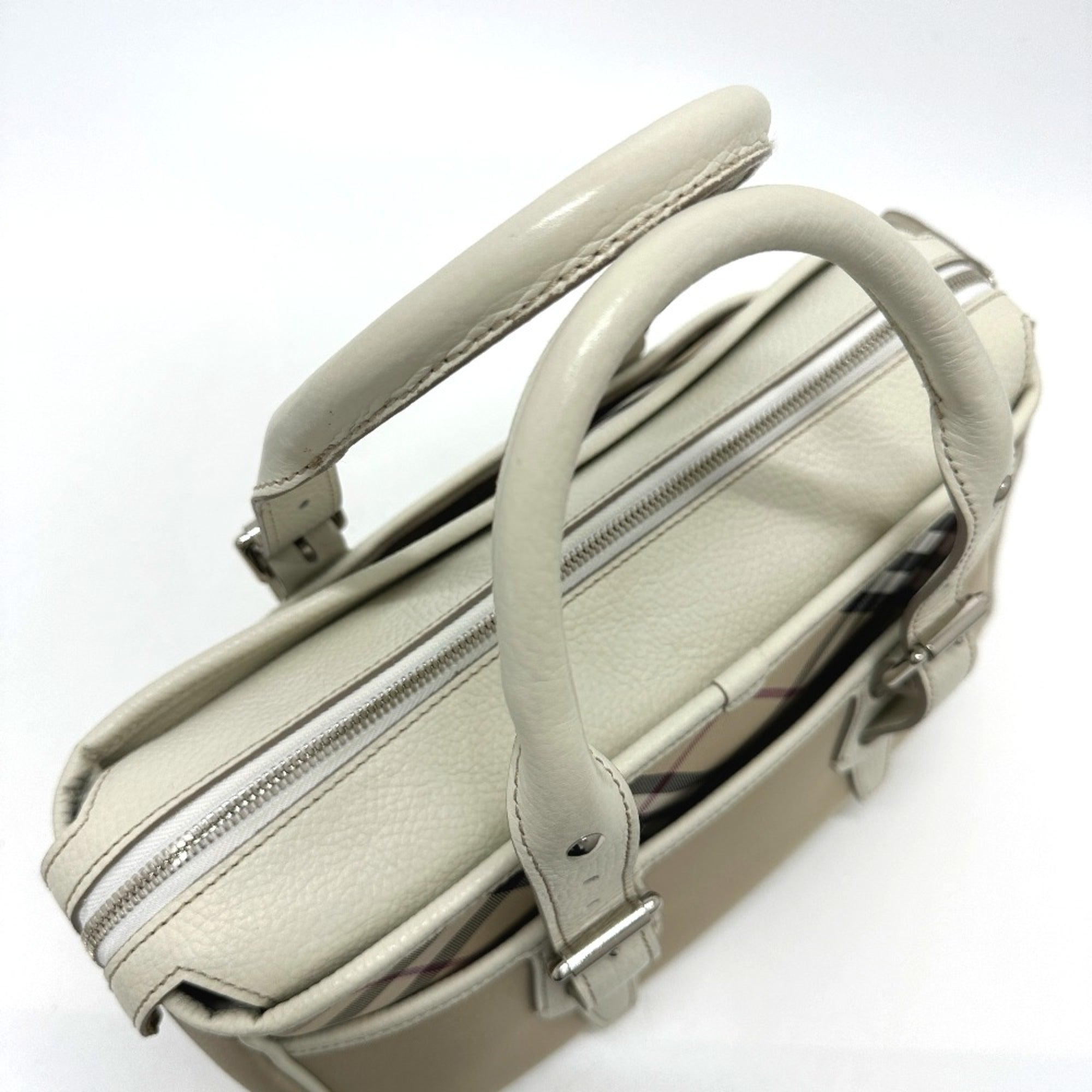 Burberry Beige Cloth Handbag (Pre-Owned)