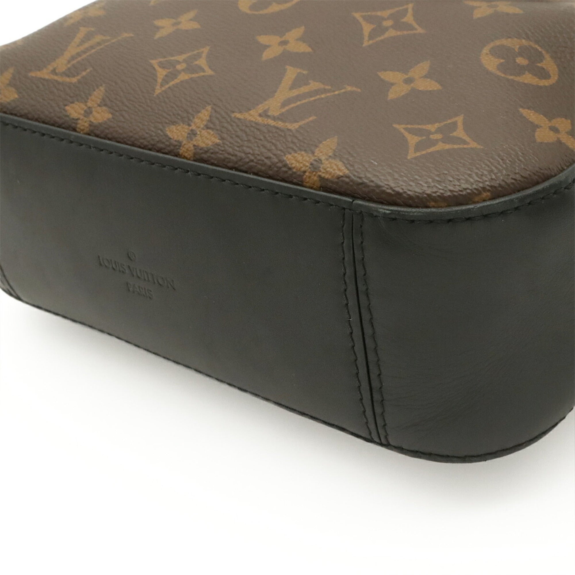 Louis Vuitton Noir Monogram Canvas Handbag Pochette Shoulder Bag (Pre-Owned)