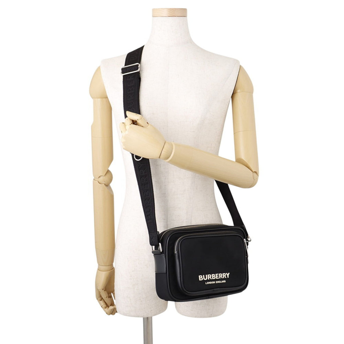 Burberry Black Nylon Shoulder Bag (Pre-Owned)