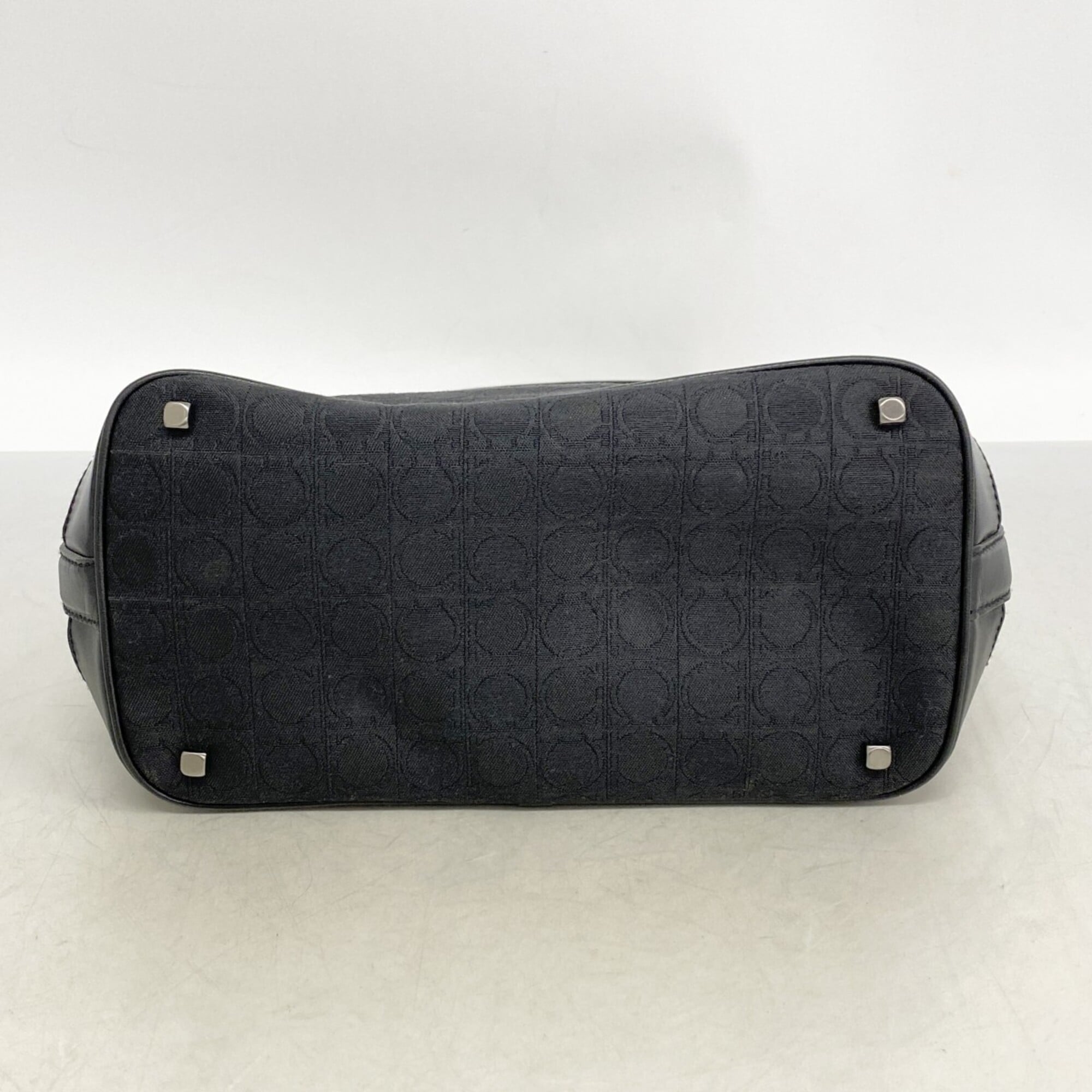 Salvatore Ferragamo Black Canvas Shoulder Bag (Pre-Owned)