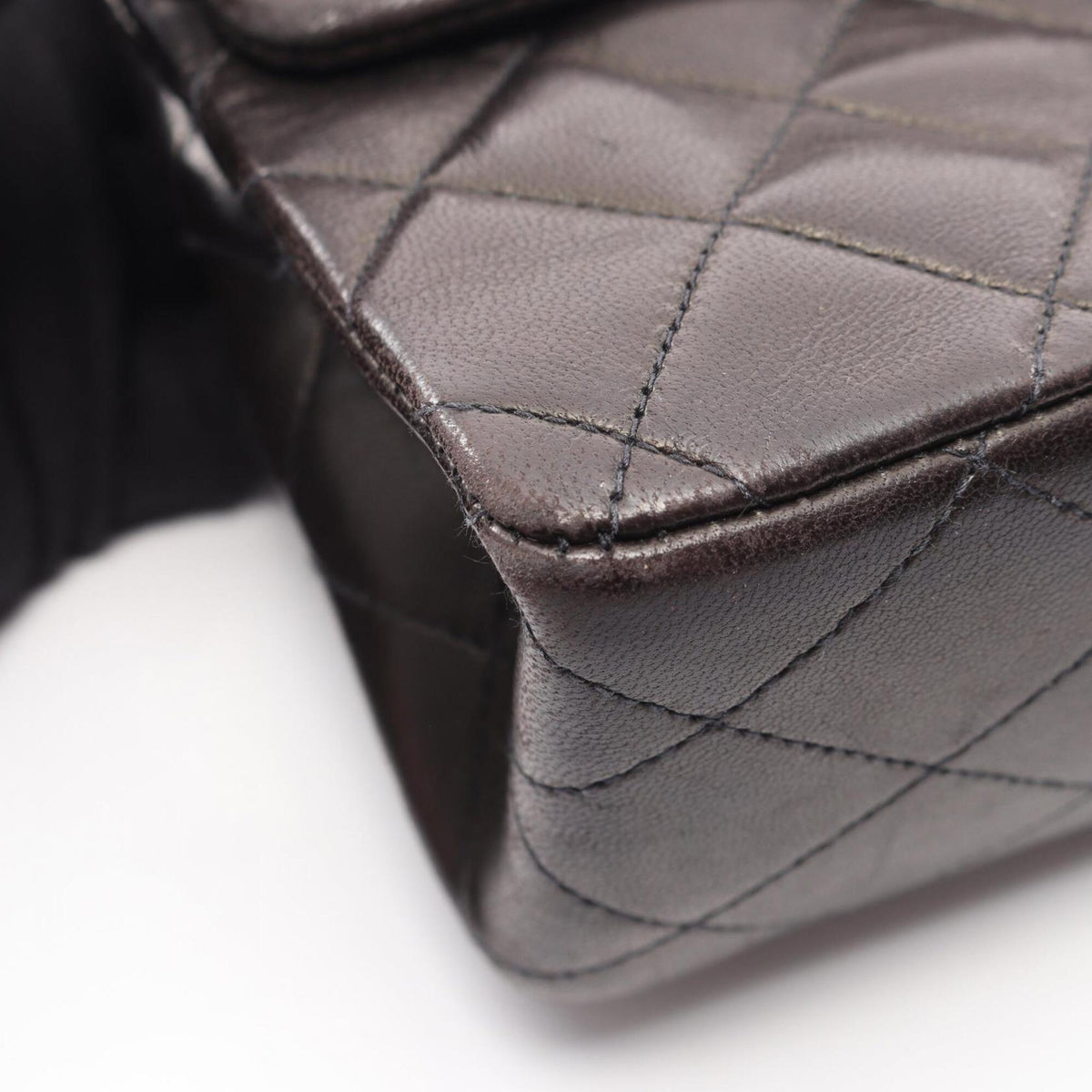 Chanel Black Leather Handbag Shoulder Bag (Pre-Owned)