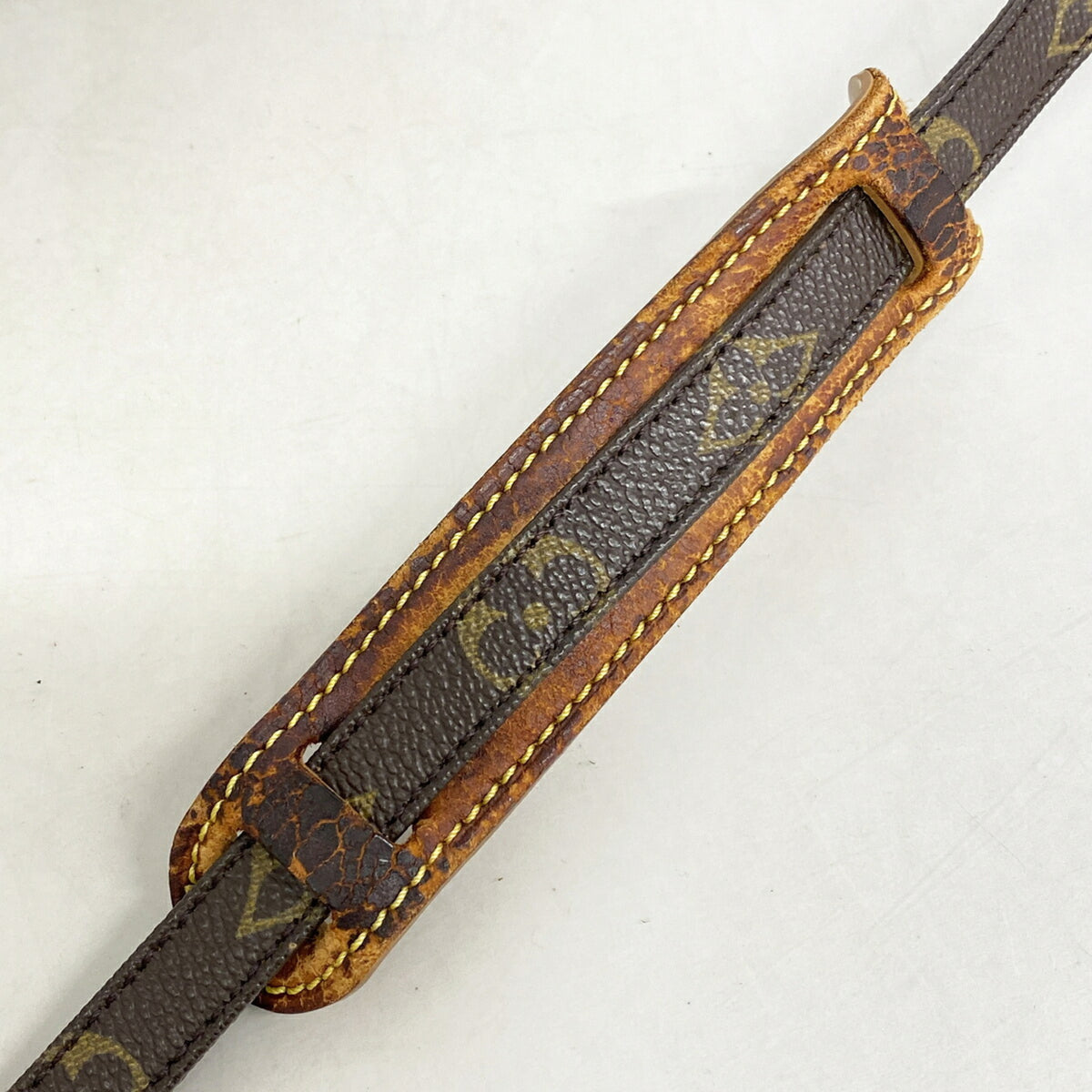 Louis Vuitton Brown Shoulder Bag (Pre-Owned)
