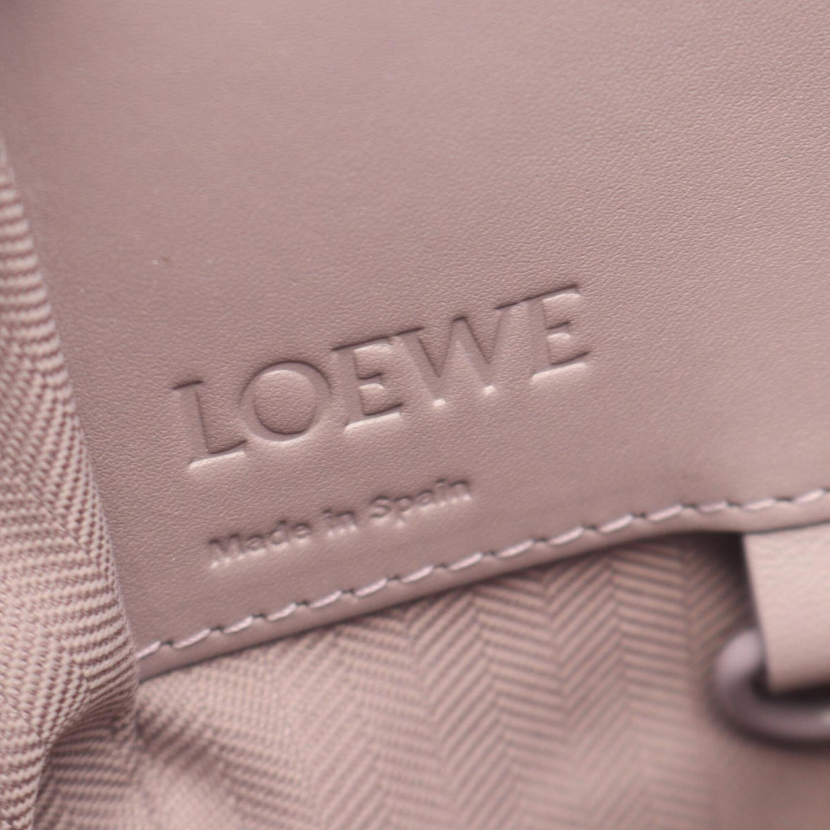 Loewe Purple Leather Handbag (Pre-Owned)