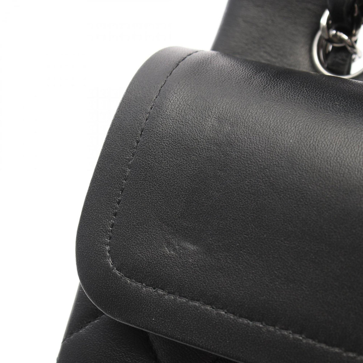 Chanel Black Leather Handbag Shoulder Bag (Pre-Owned)