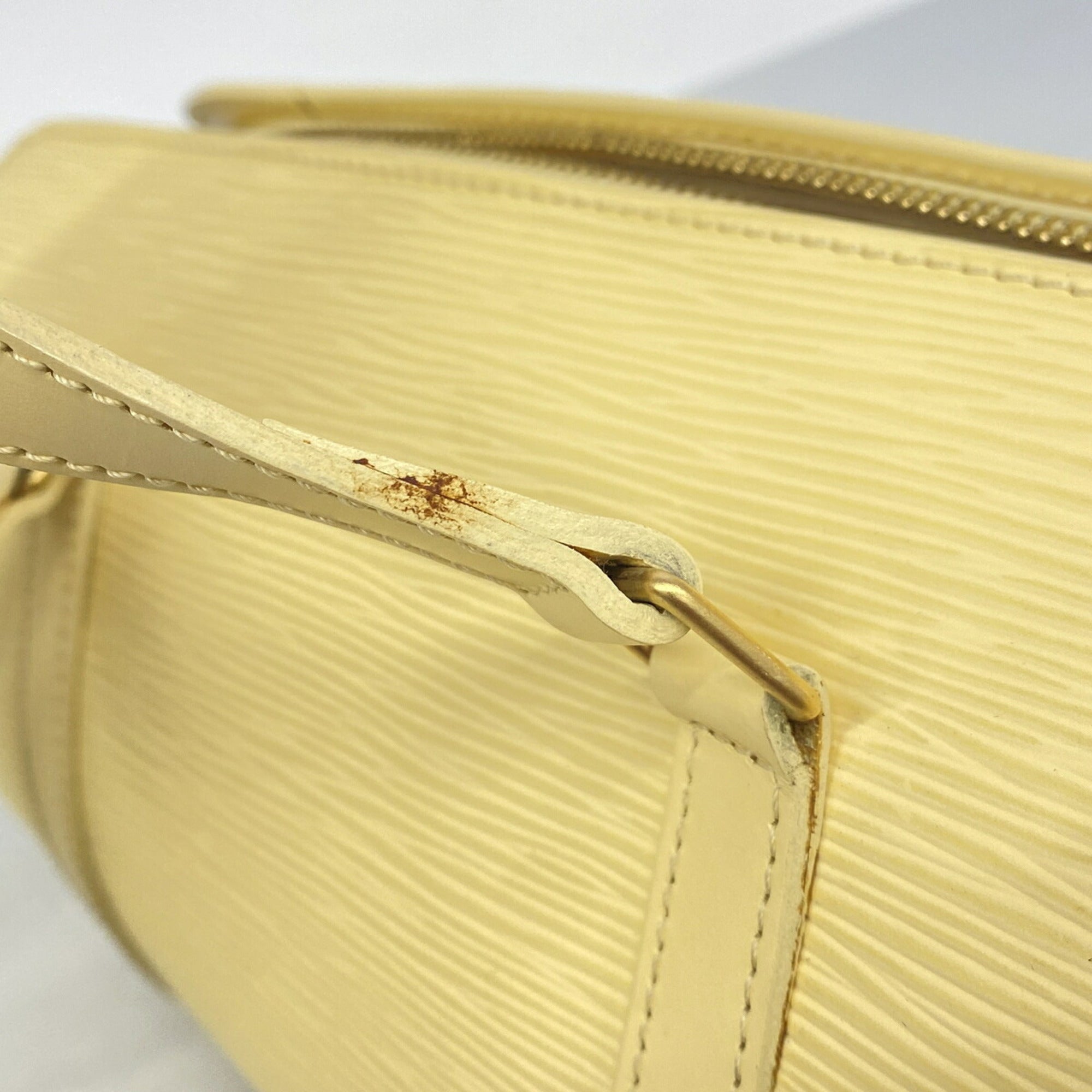 Louis Vuitton Yellow Handbag (Pre-Owned)