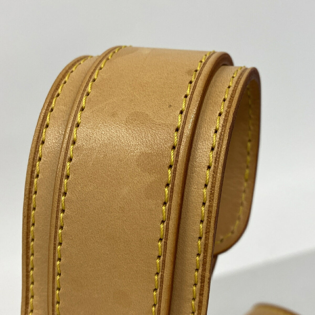 Louis Vuitton Brown Shoulder Bag (Pre-Owned)