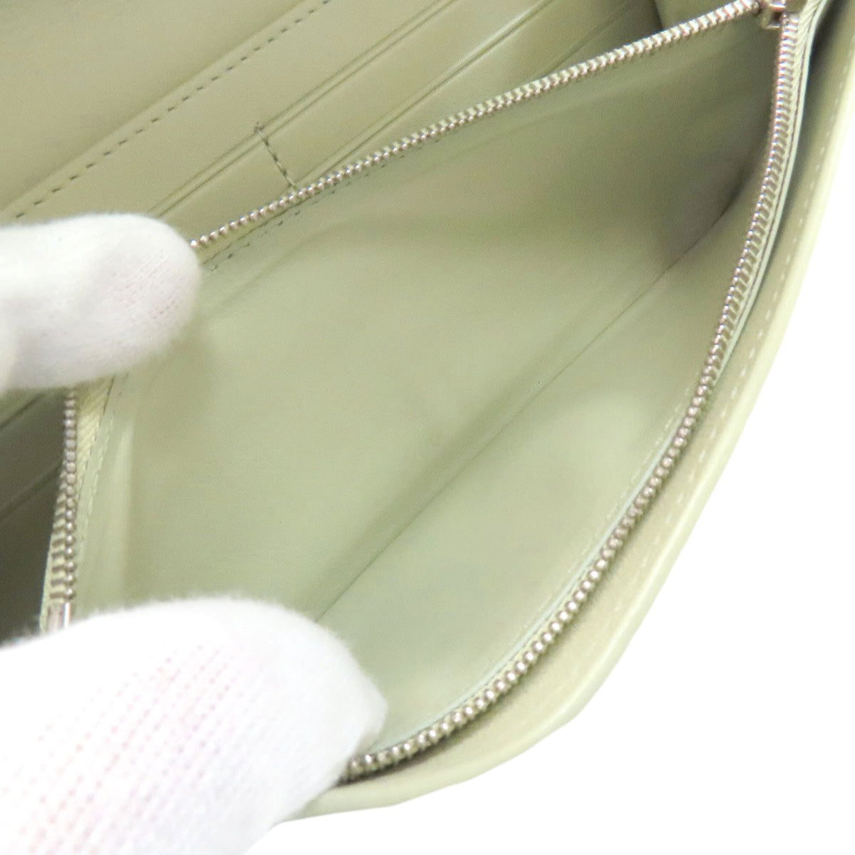 Loewe Light Green Leather Long Wallet (Bi-Fold) (Pre-Owned)