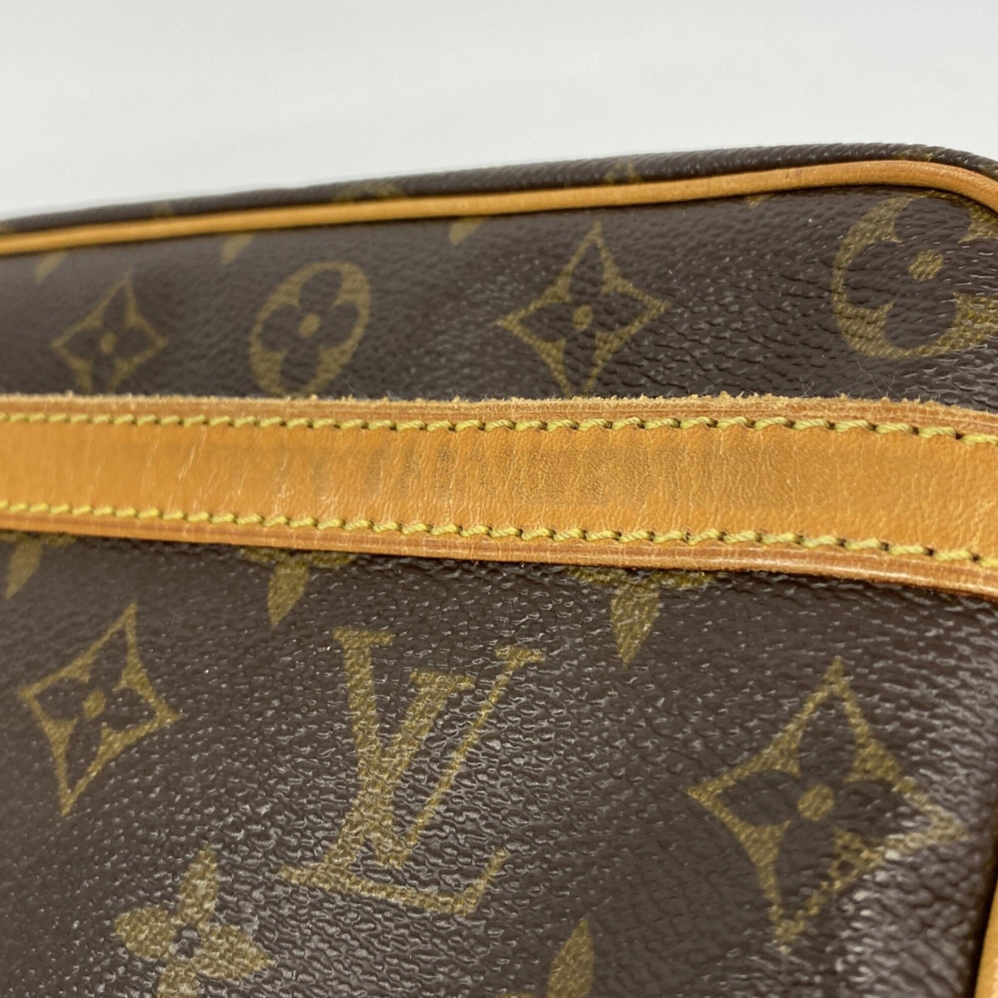 Louis Vuitton Brown Shoulder Bag (Pre-Owned)