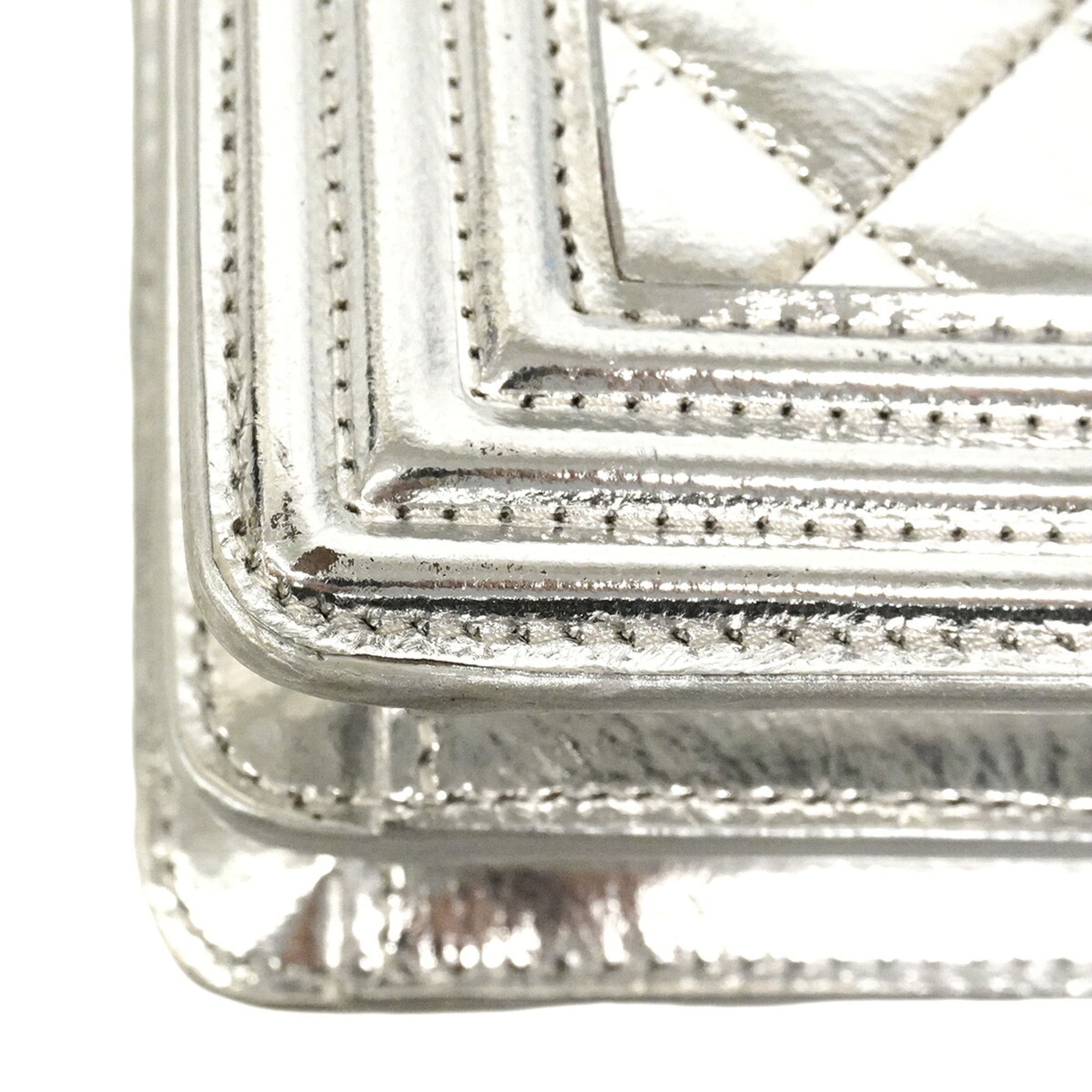Chanel Silver Shoulder Bag (Pre-Owned)