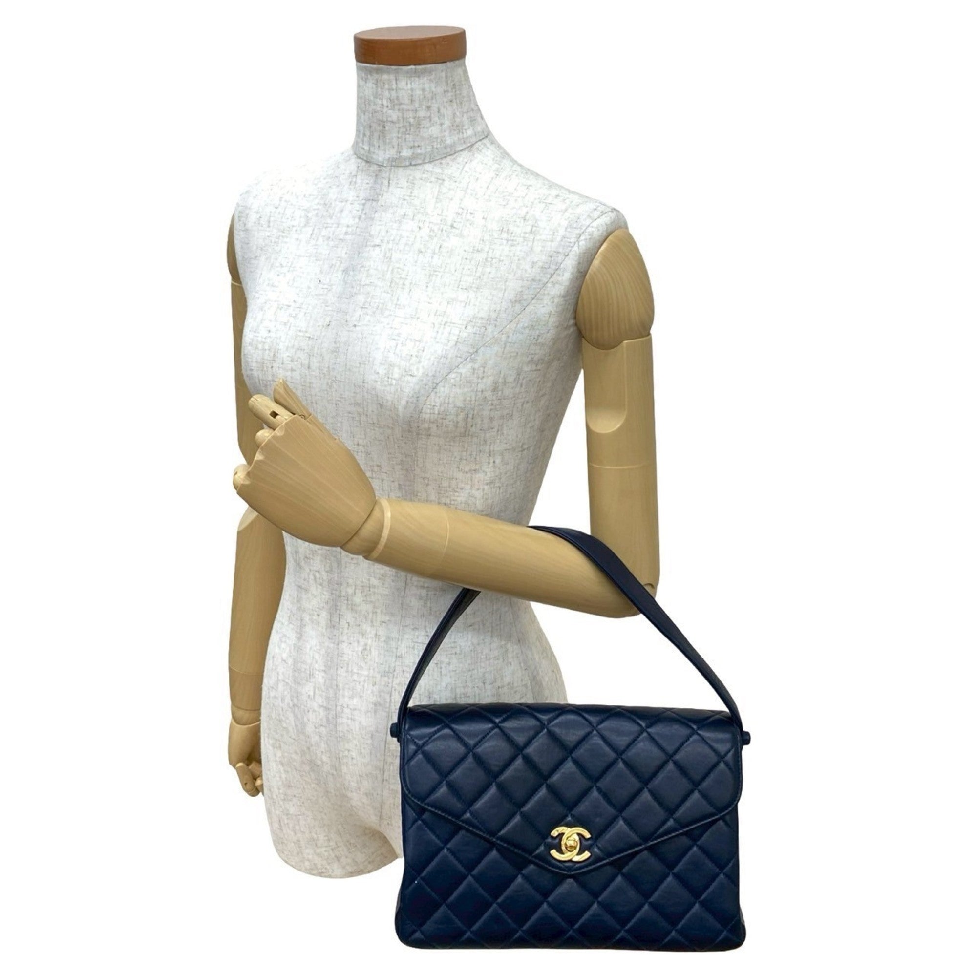 Chanel Navy Leather Handbag (Pre-Owned)