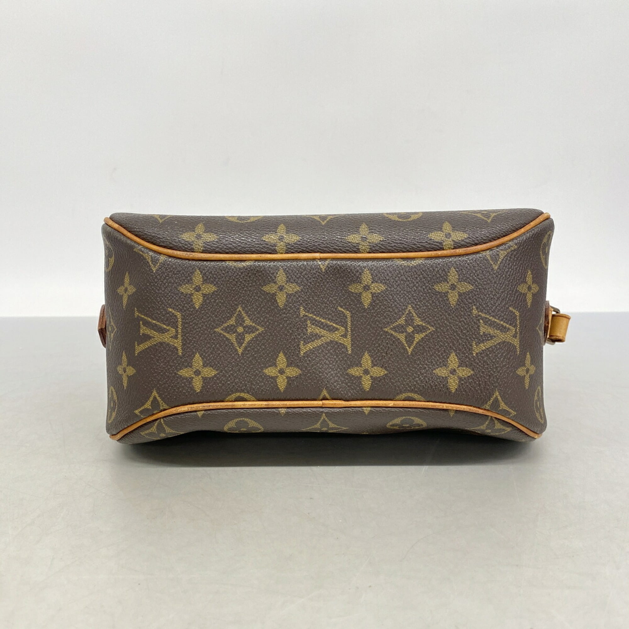 Louis Vuitton Brown Shoulder Bag (Pre-Owned)