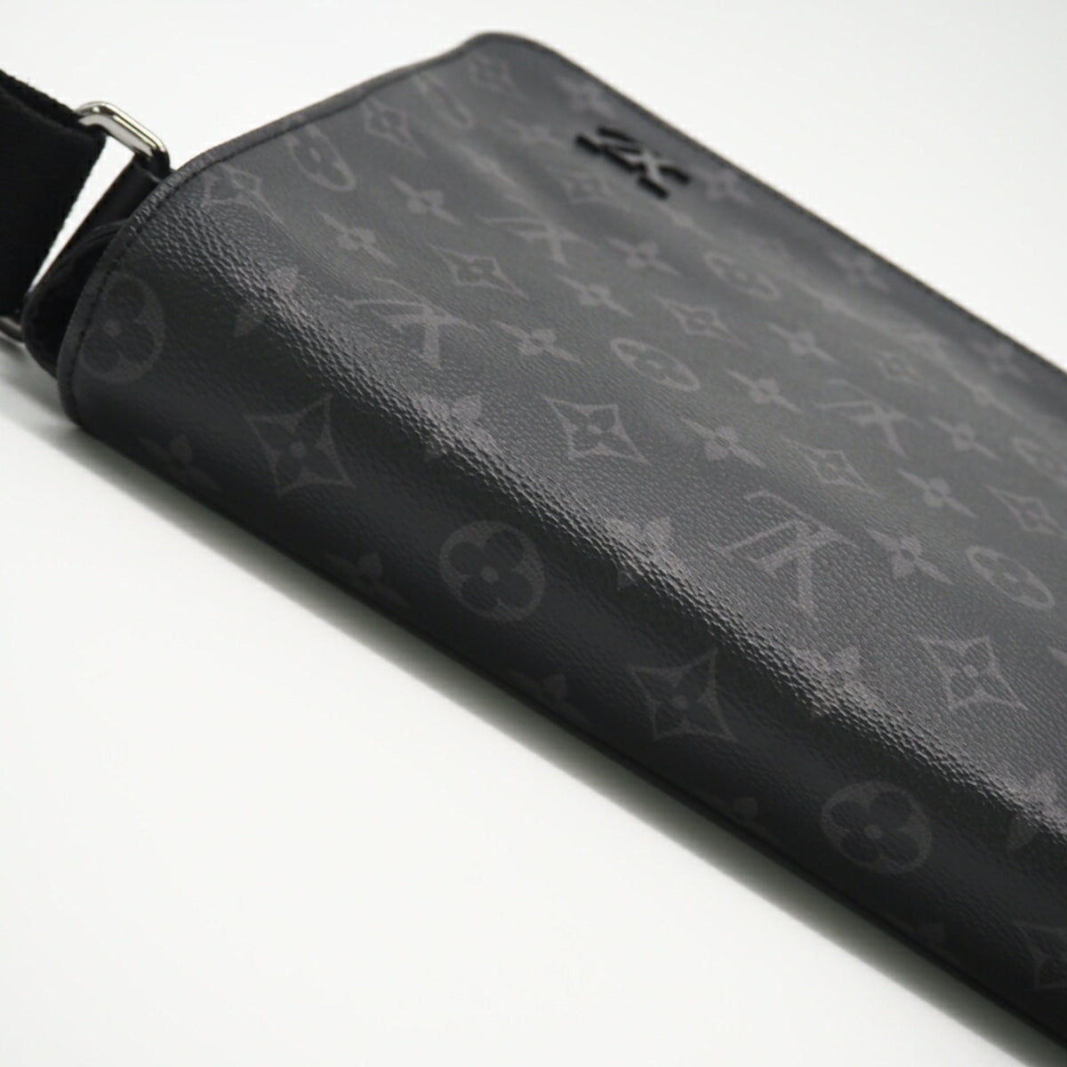 Louis Vuitton Gray Coated Canvas Shoulder Bag (Pre-Owned)