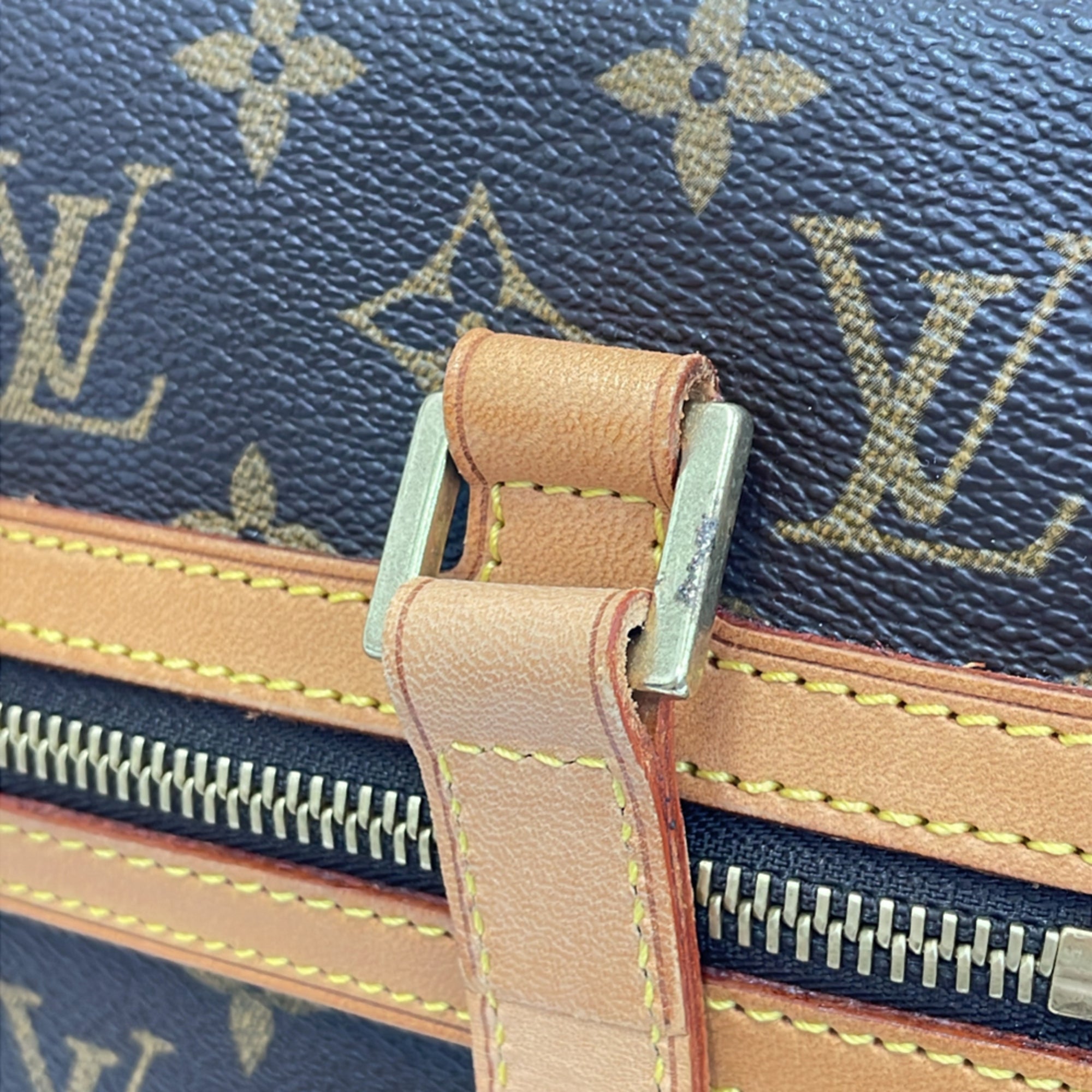 Louis Vuitton Brown Monogram Monogram Shoulder Bag (Pre-Owned)
