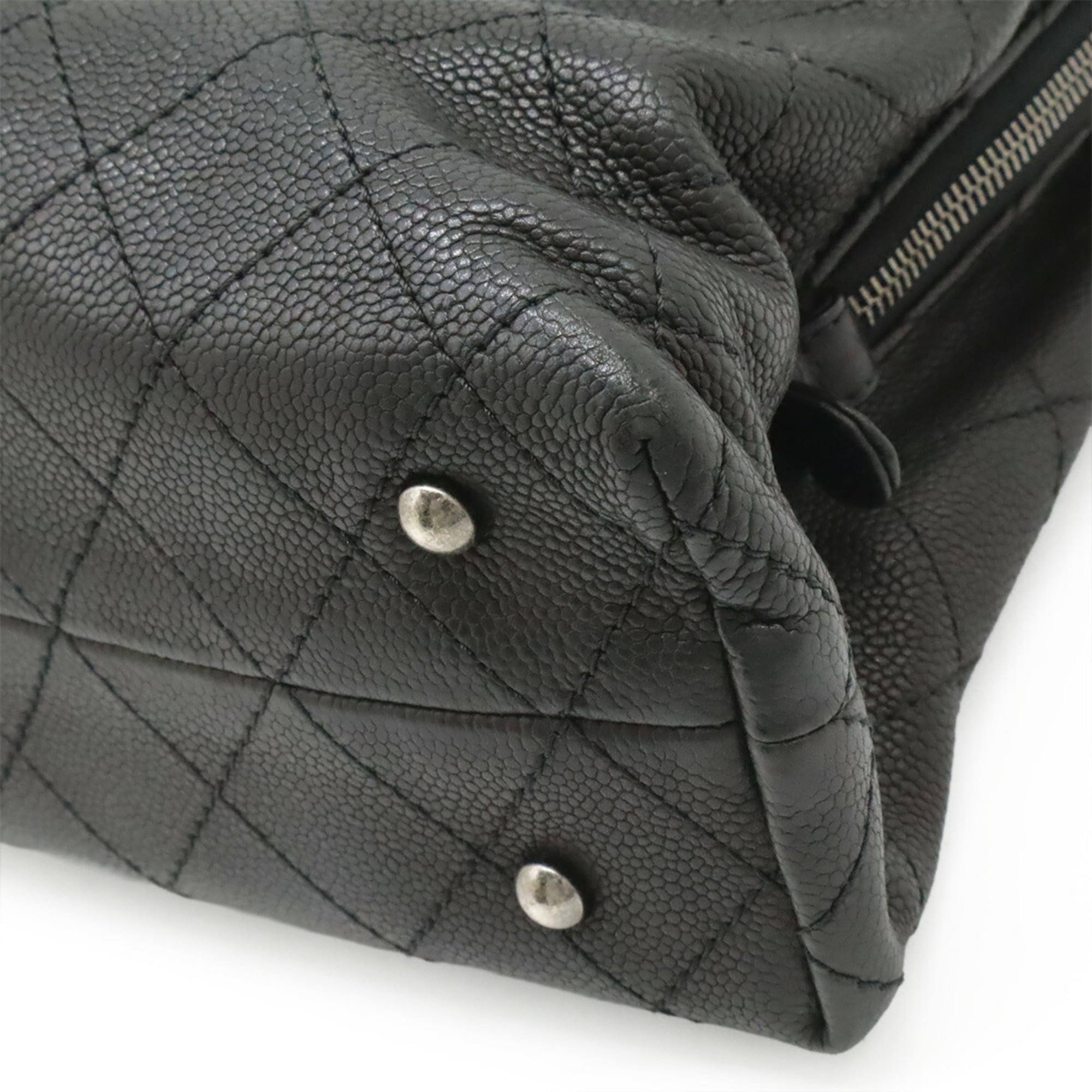 Chanel Matelasse Black Grained Calfskin Handbag Shoulder Bag (Pre-Owned)