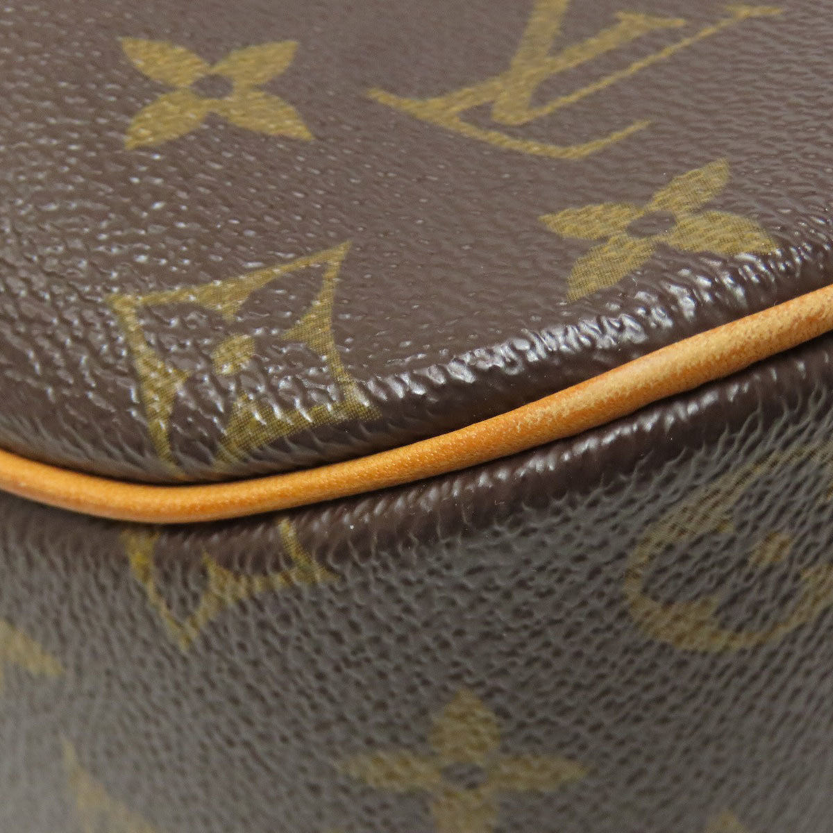 Louis Vuitton Brown Monogram Monogram Canvas Shoulder Bag (Pre-Owned)
