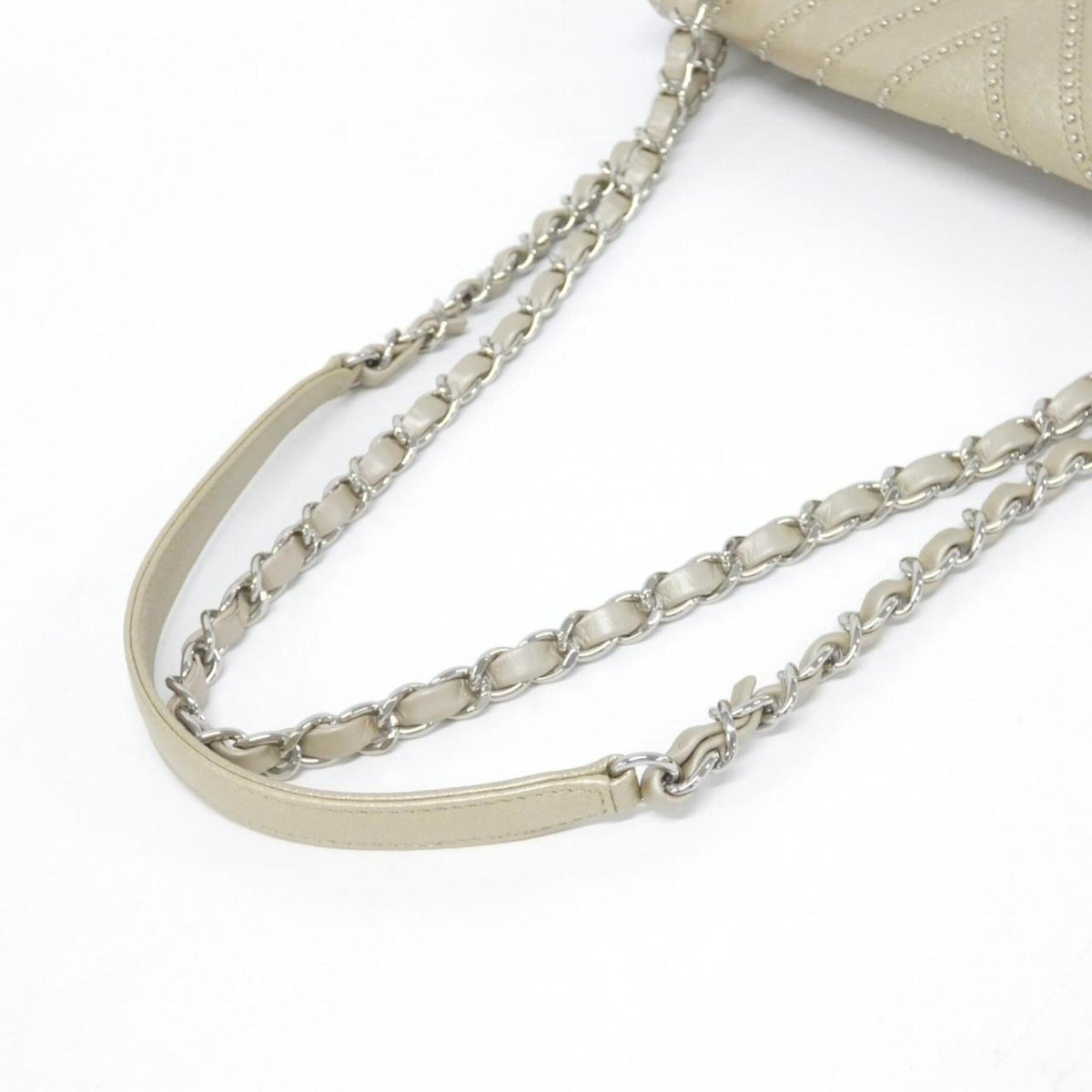 Chanel Gold Leather Shoulder Bag (Pre-Owned)