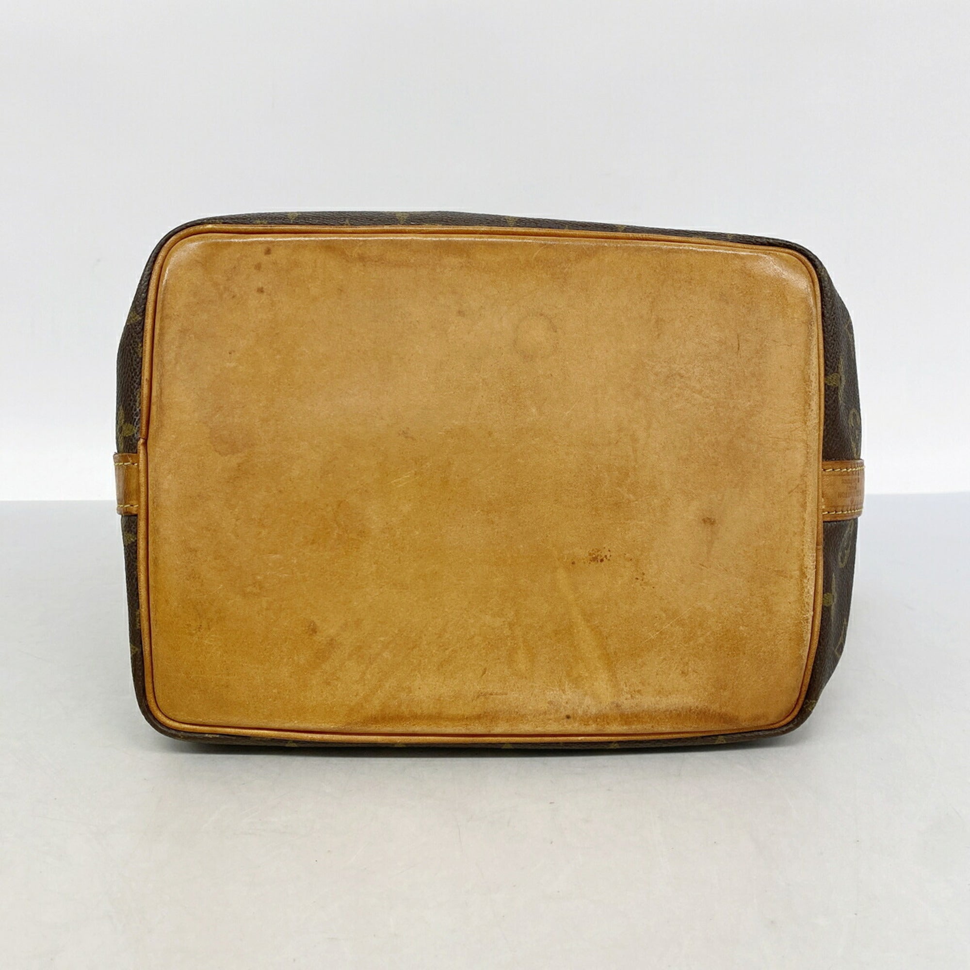 Louis Vuitton Brown Shoulder Bag (Pre-Owned)