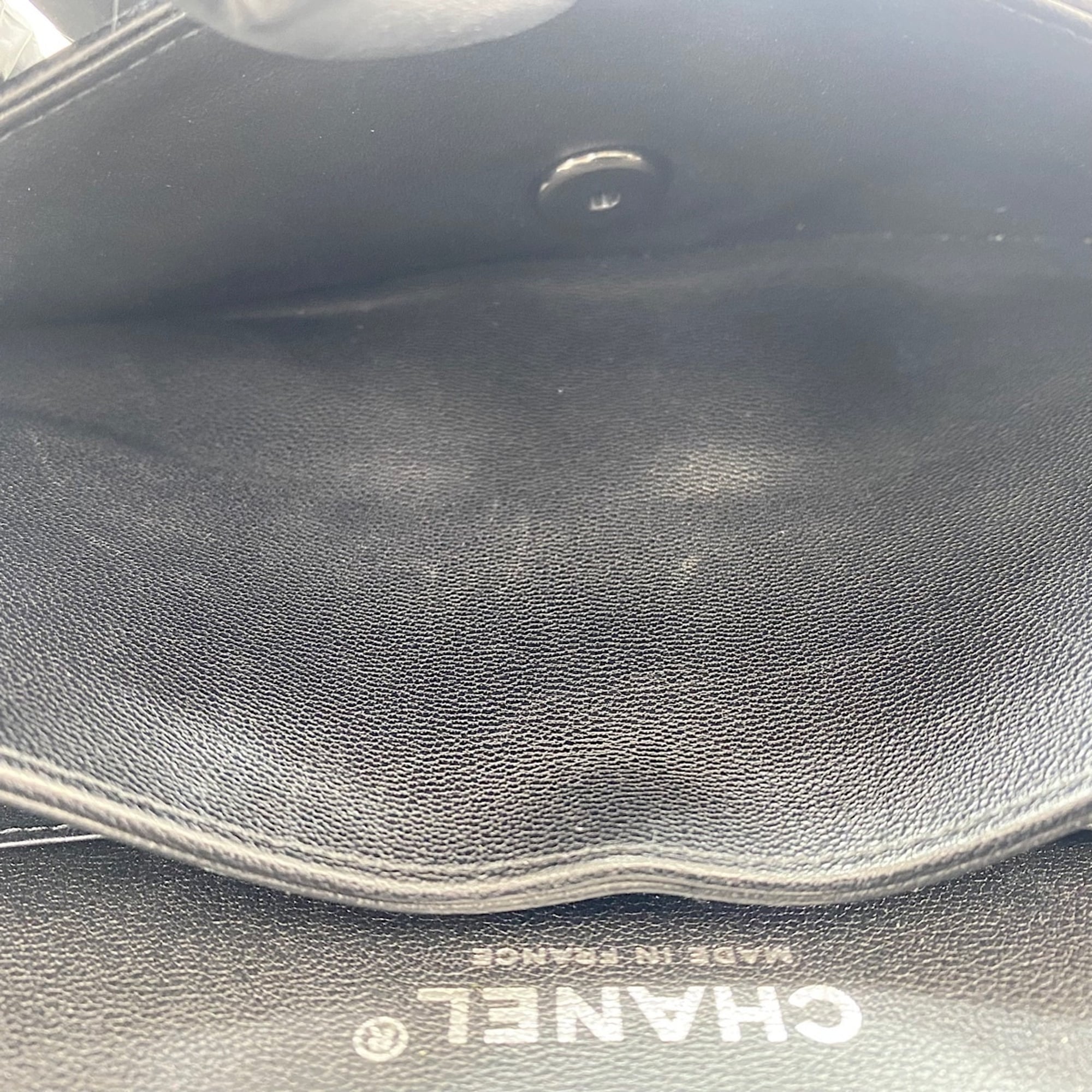 Chanel Black Shoulder Bag (Pre-Owned)