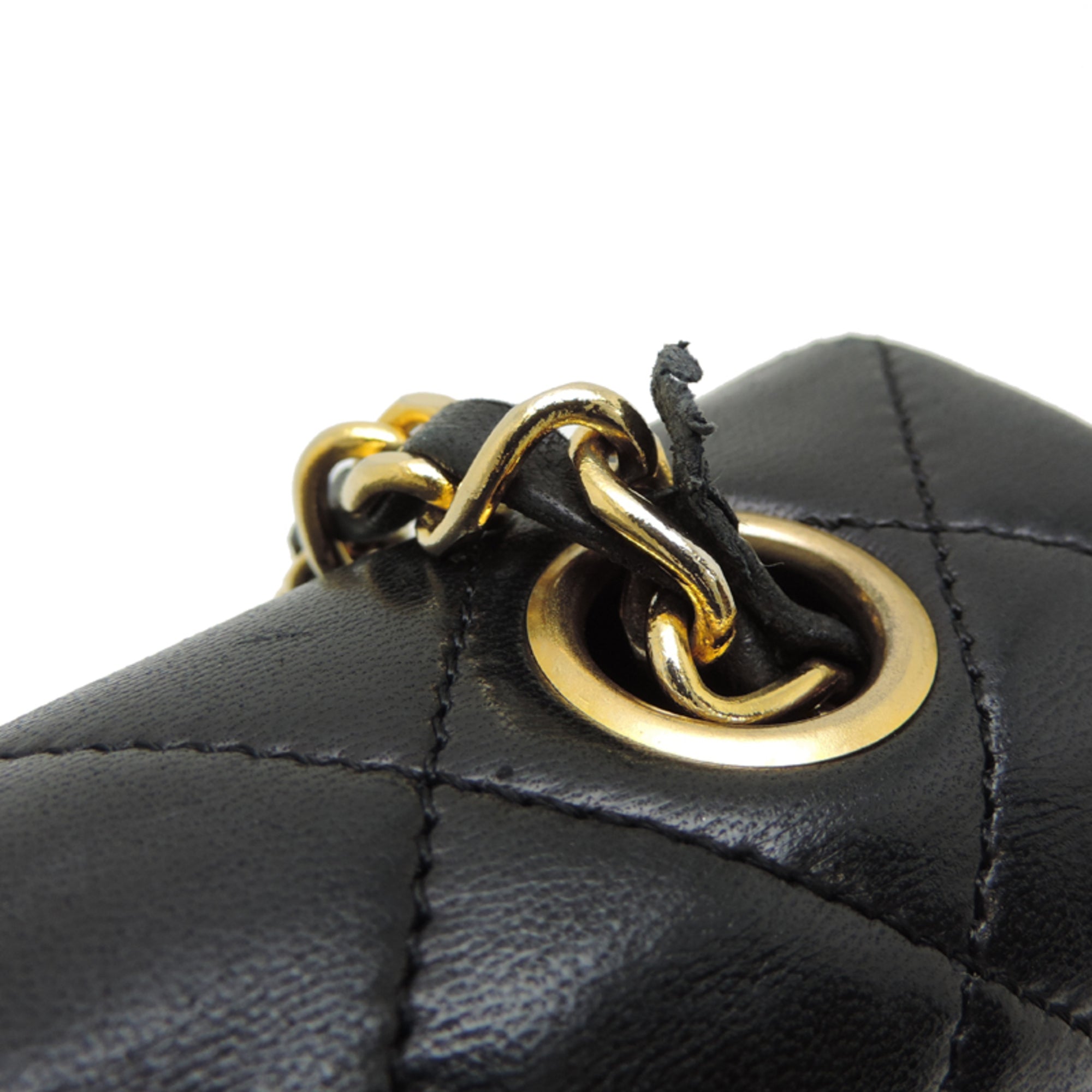Chanel Black Leather Shoulder Bag (Pre-Owned)