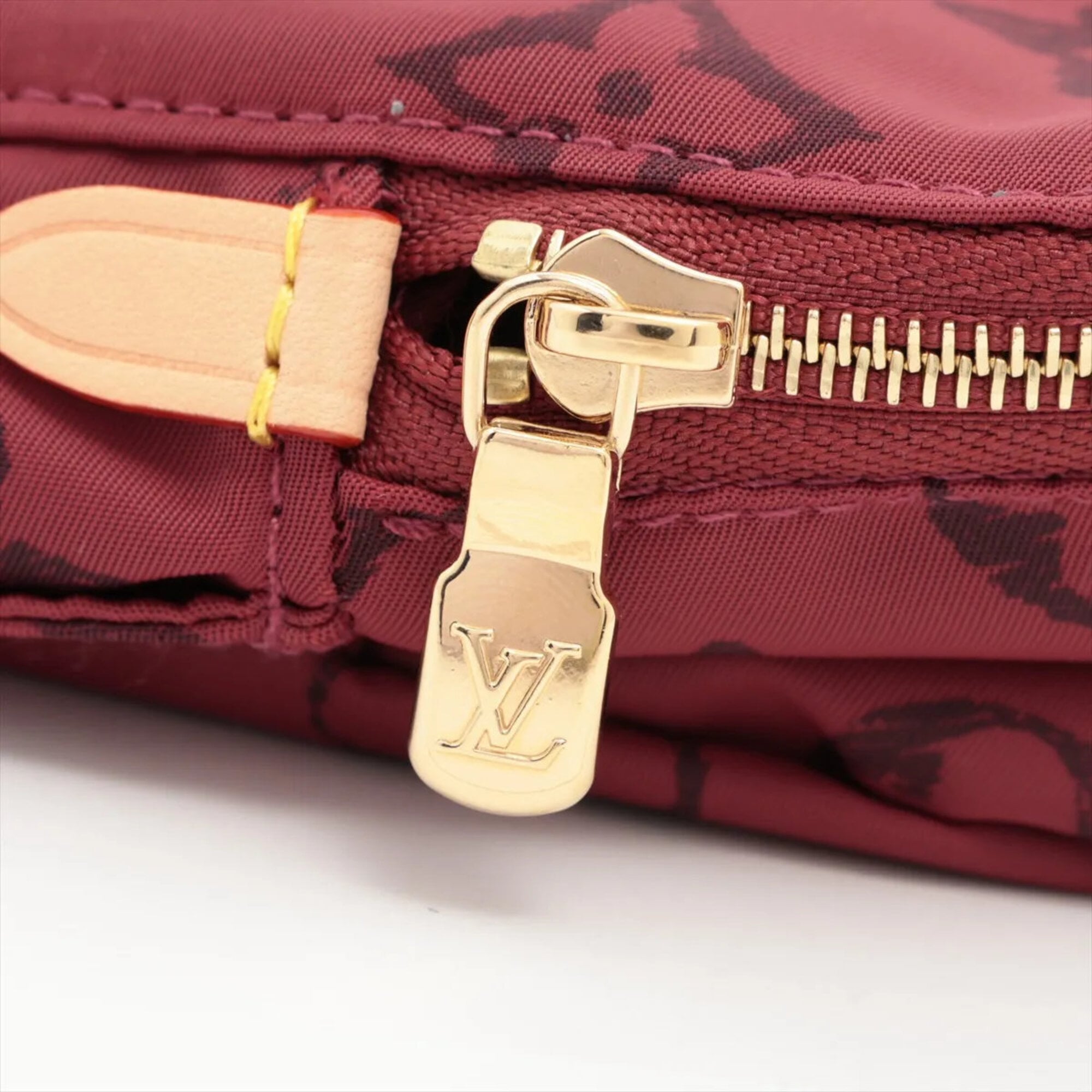 Louis Vuitton Monogram Red Color Nylon Leather Handbag Pouch (Pre-Owned)